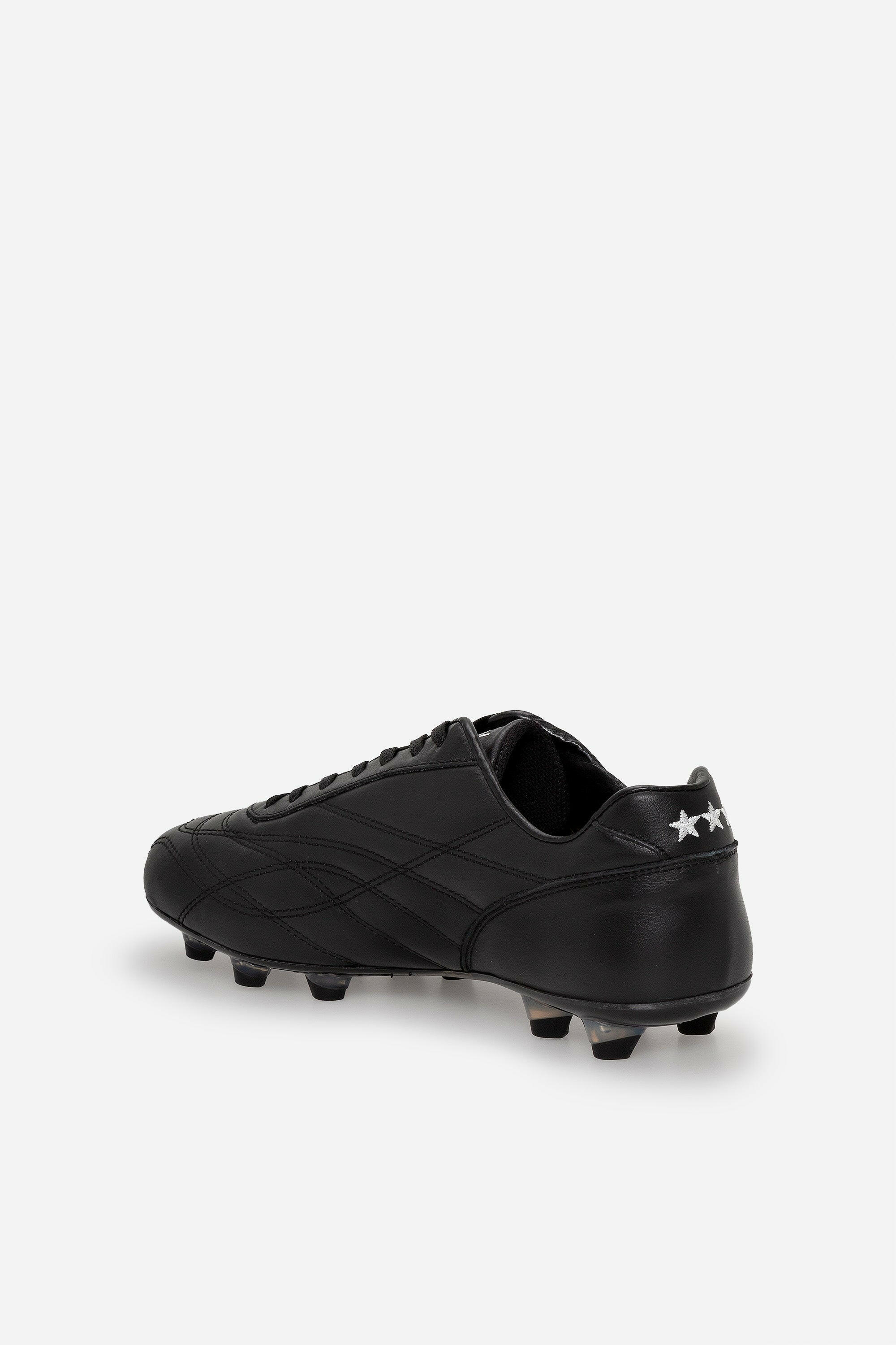 Scarpe da calcio New Star in pelle nera.