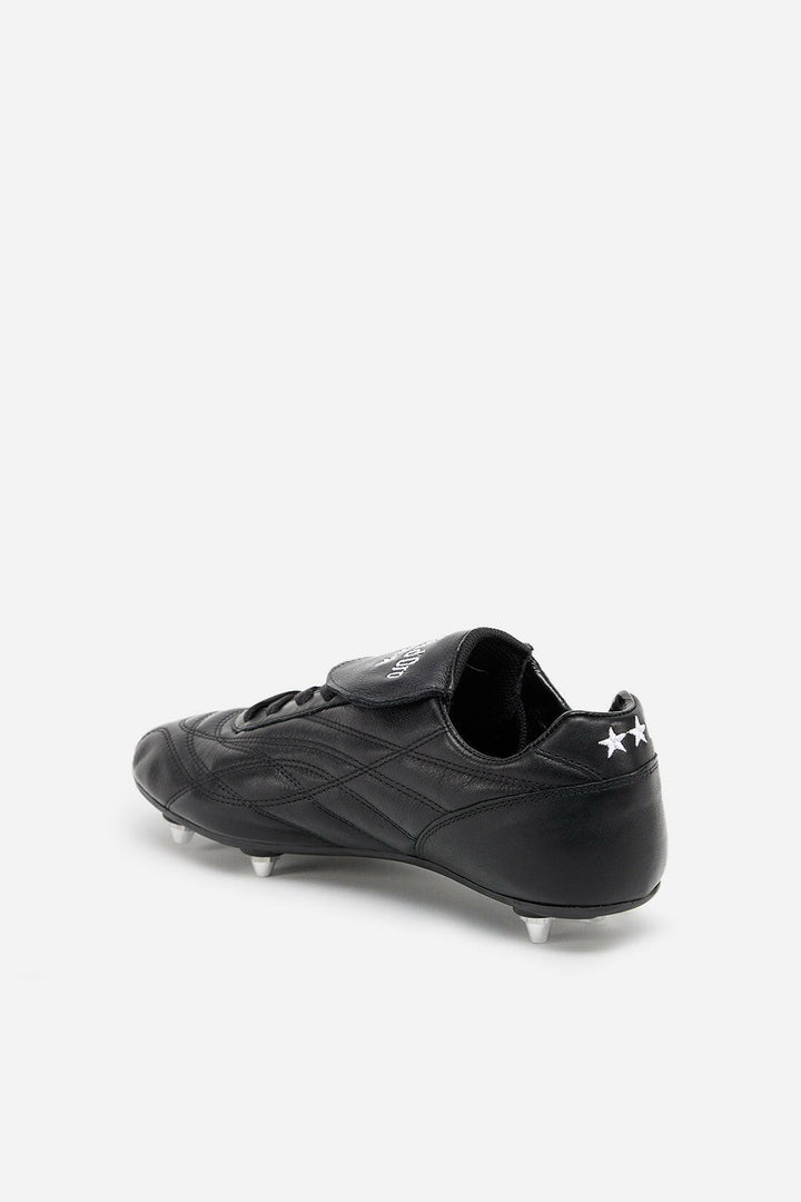 Scarpe da calcio New Star in pelle nera.