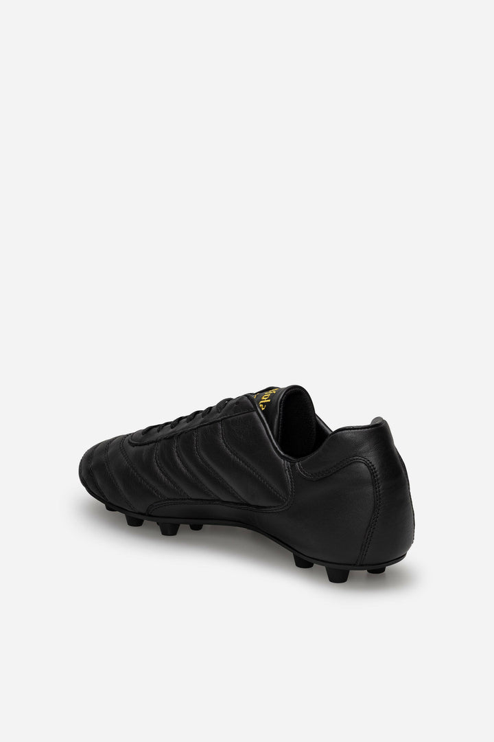 Scarpe da calcio Derby in pelle nera.