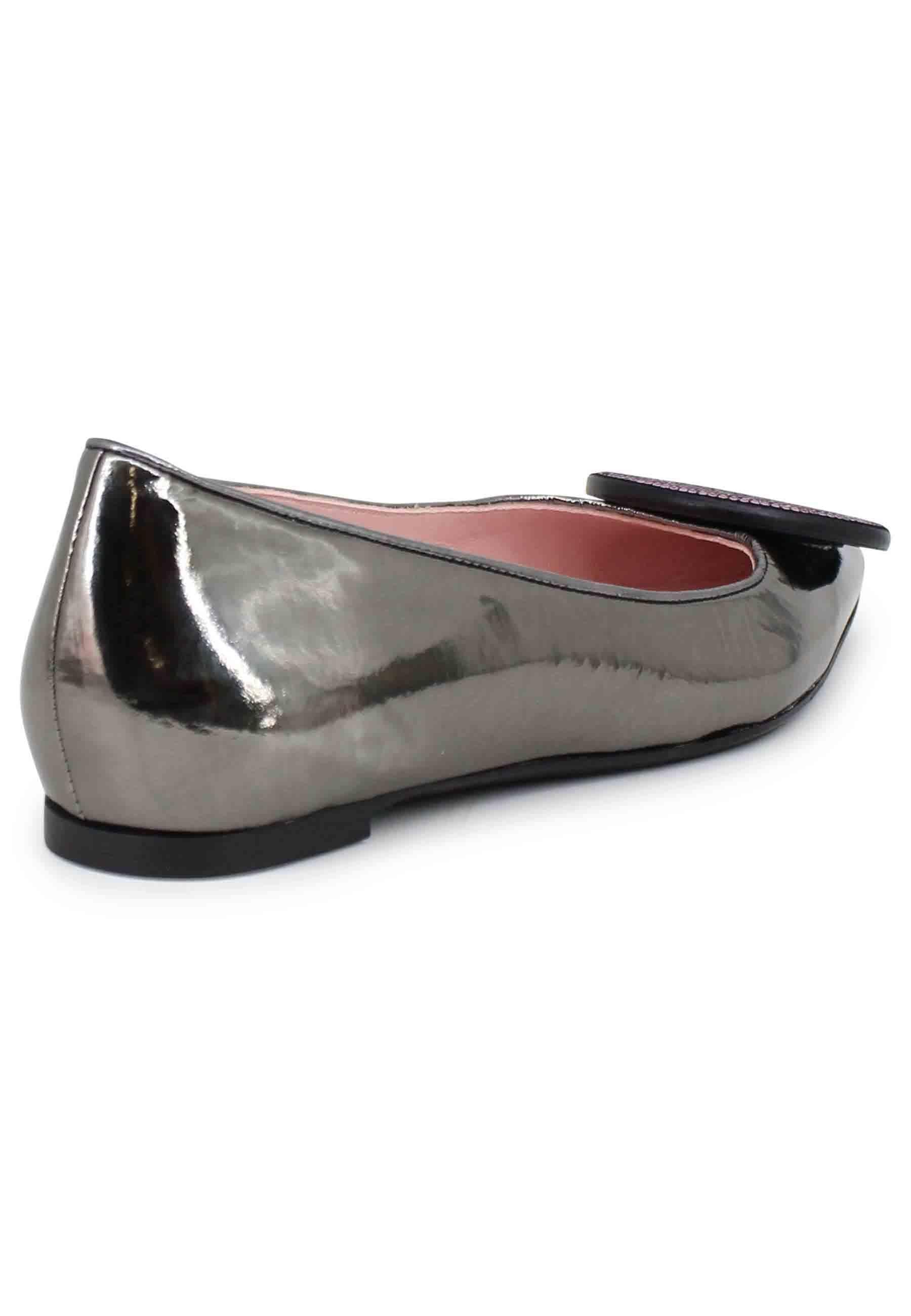 Ballerine donna a in vernice grigio specchio con fibbia 7302 022 Ras 
