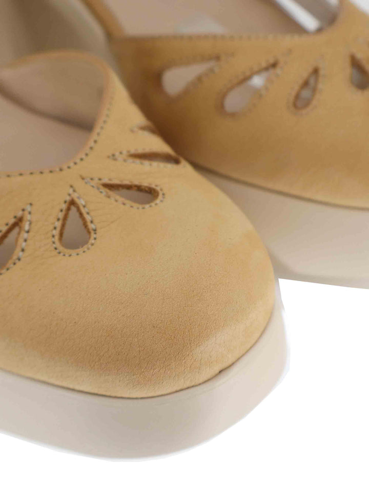 Sandali donna in pelle beige con cinturino alla caviglia e zeppa alta in gomma H-4991 011 Wonders 