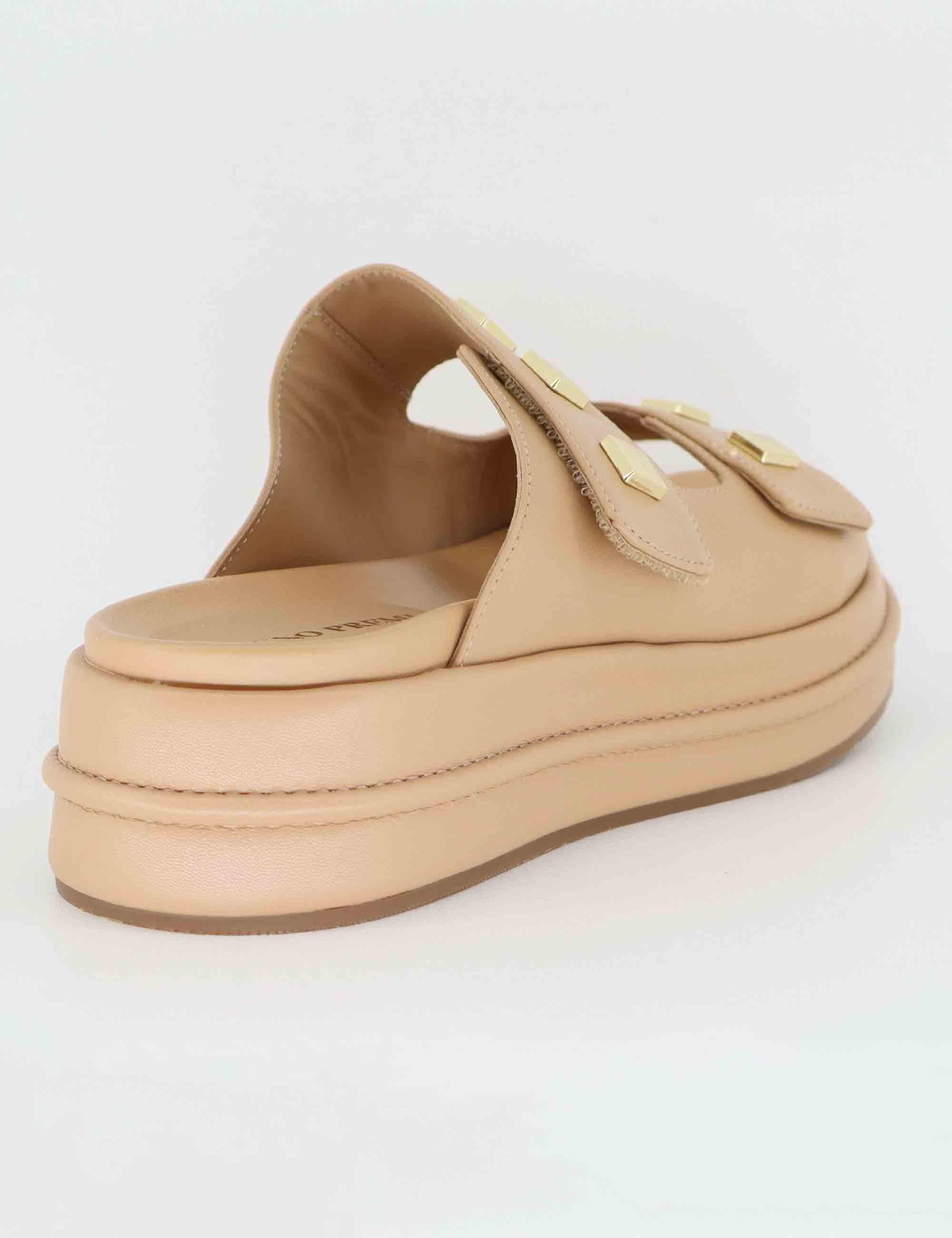 Sandali donna in pelle beige con borchie e zeppa bassa BL4704X 017G Bruno Premi 