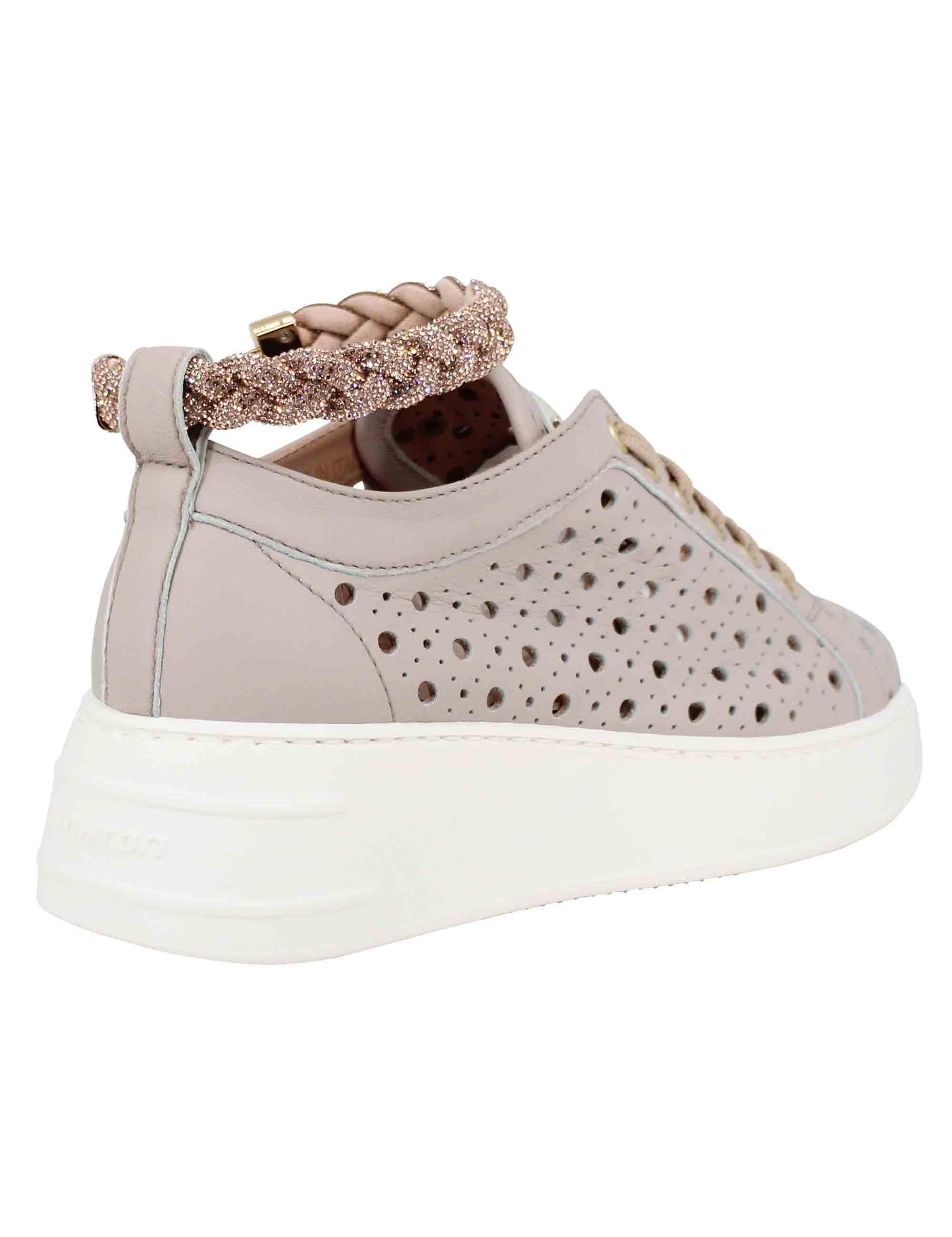 Sneakers donna in pelle forata taupe con cavigliera in strass 130 D 026 Stokton 