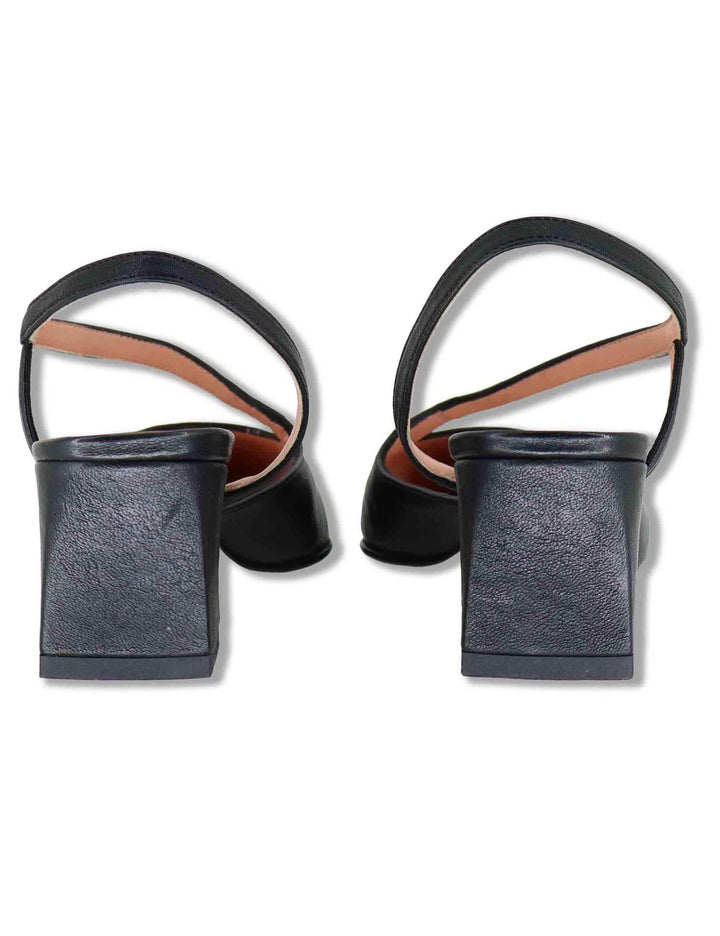 Décolleté slingback donna in pelle nera con cinturino obliquo e tacco 5cm SP2543 001 Spatarella 