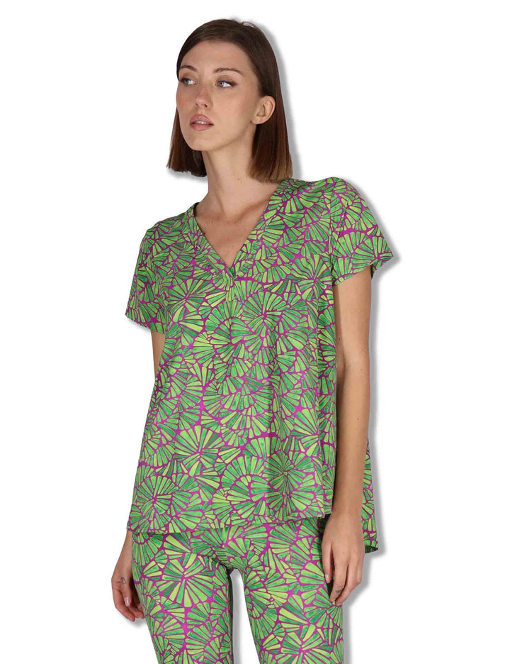 T-Shirt donna Shell in tessuto stampato viola e verde con scollo a V JK027970672 A5032 Maliparmi 