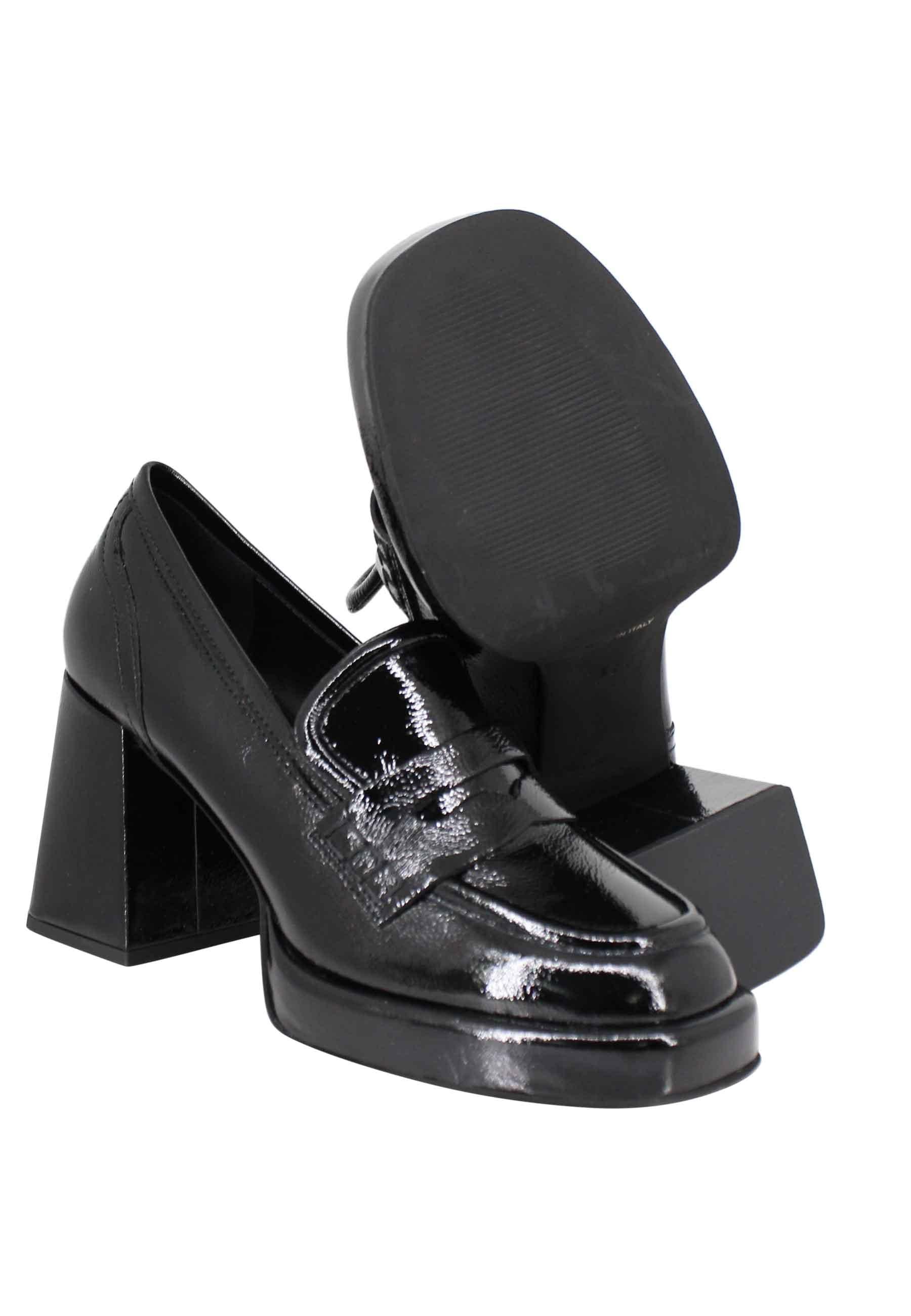 Mocassini donna in vernice nera con tacco alto plateau e punta quadra SP9810 001 Spatarella 