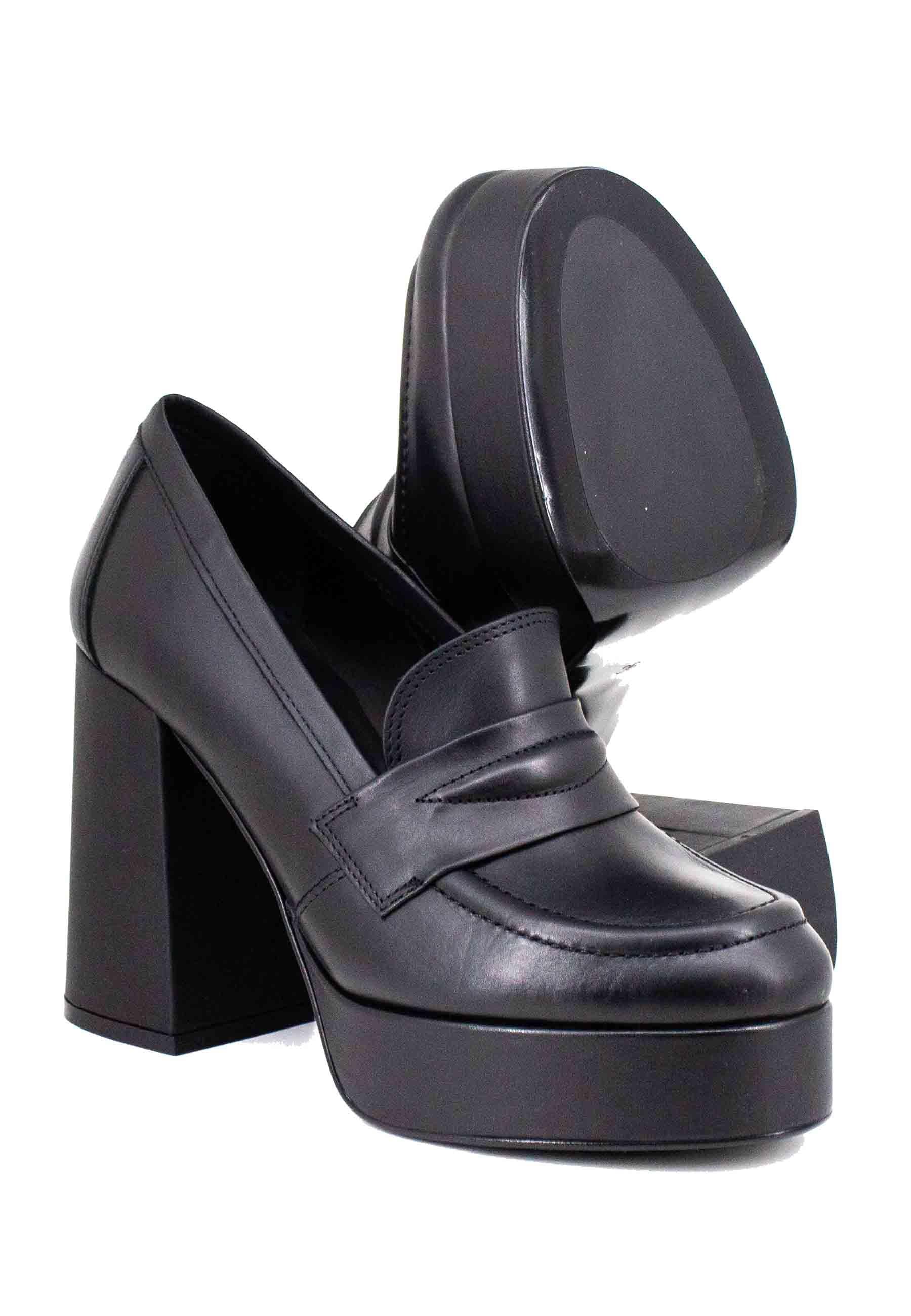 Mocassini donna in pelle nera con tacco alto e plateau BG2101 001 Bruno Premi 