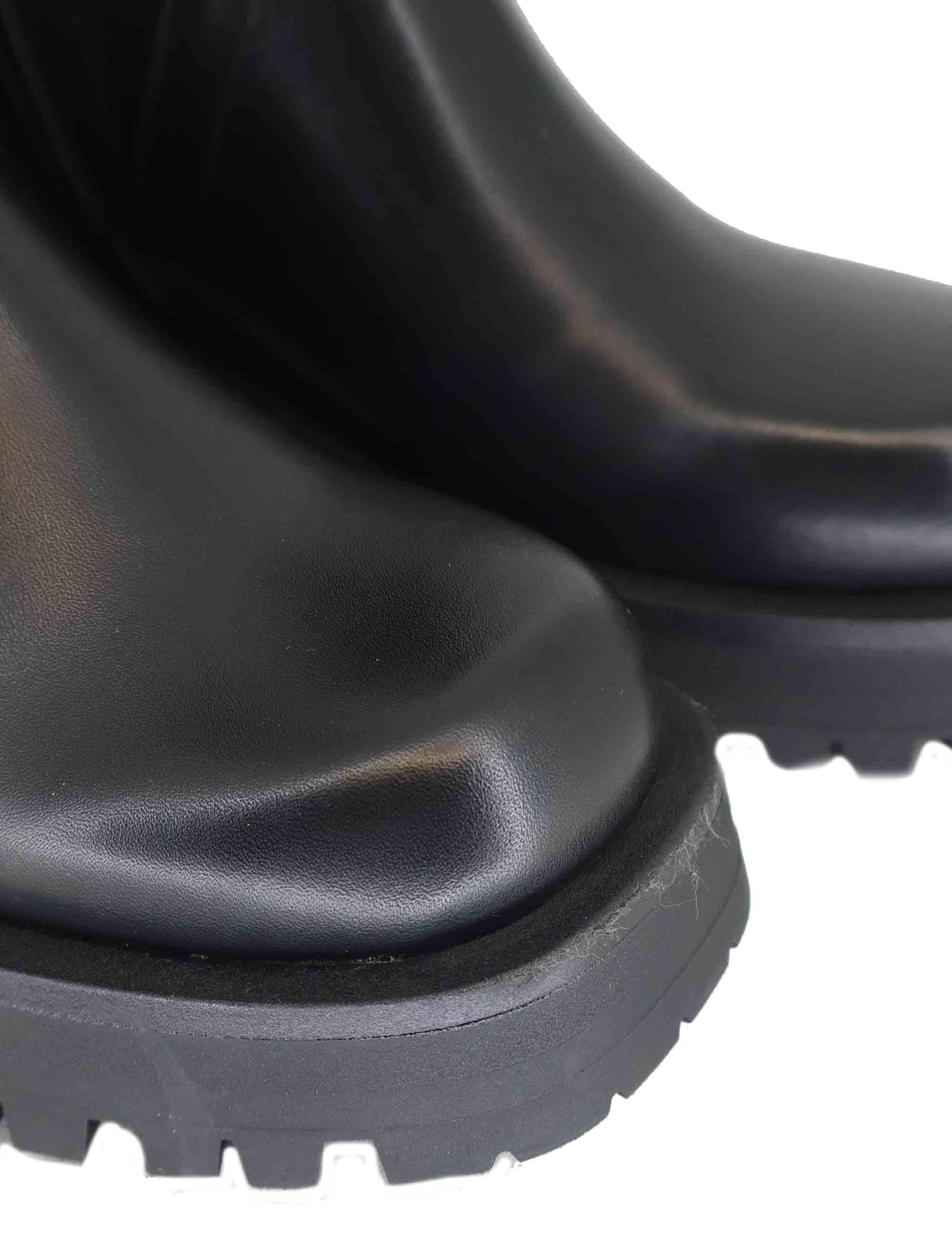 Stivaletti anfibi da donna firmati Spatarella realizzati in pelle vintage con cinturini laterali. SPTR2011 001 Spatarella 