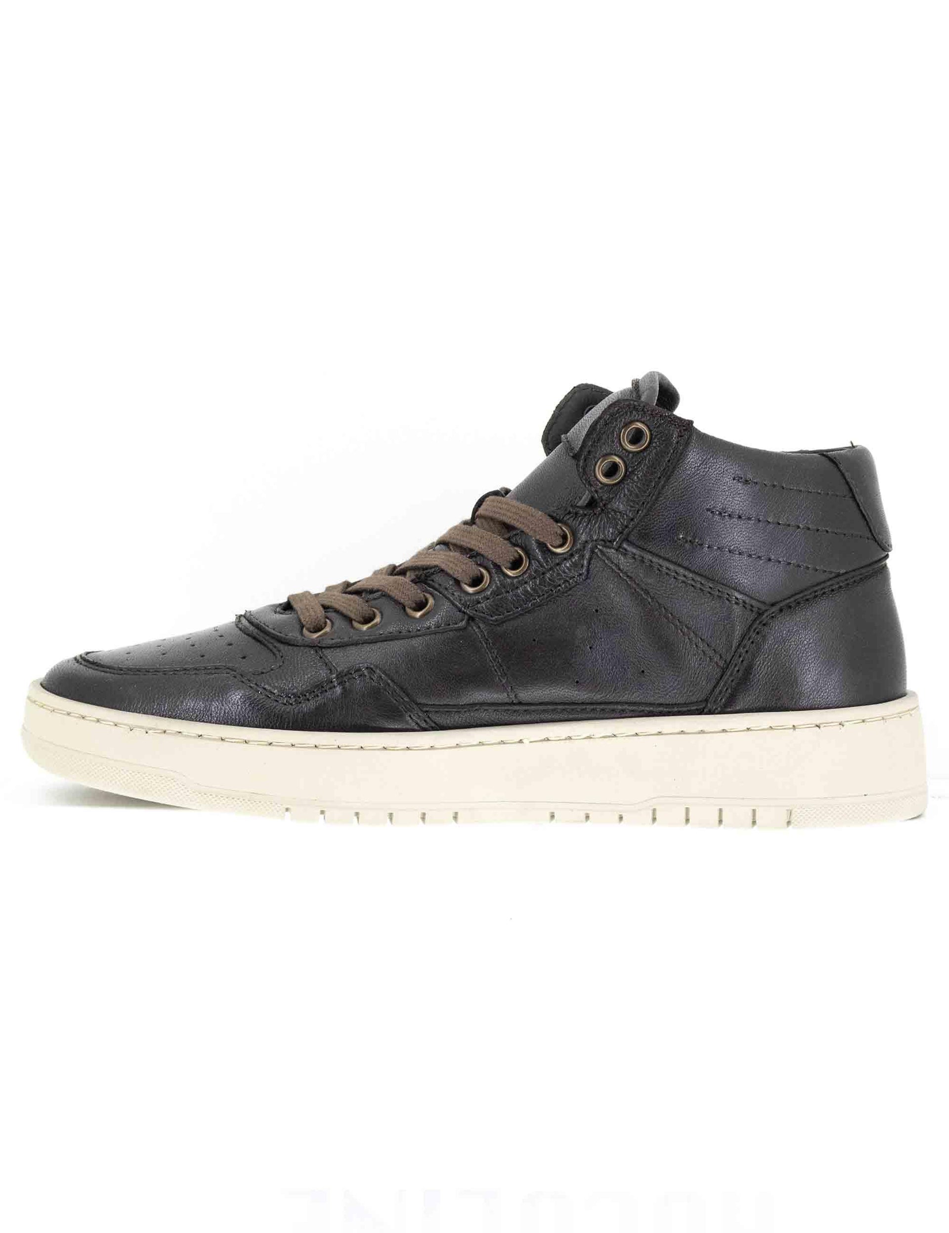 Sneakers uomo in pelle marrone con suola in gomma ultraleggera SPOR5570 014 Spatarella 
