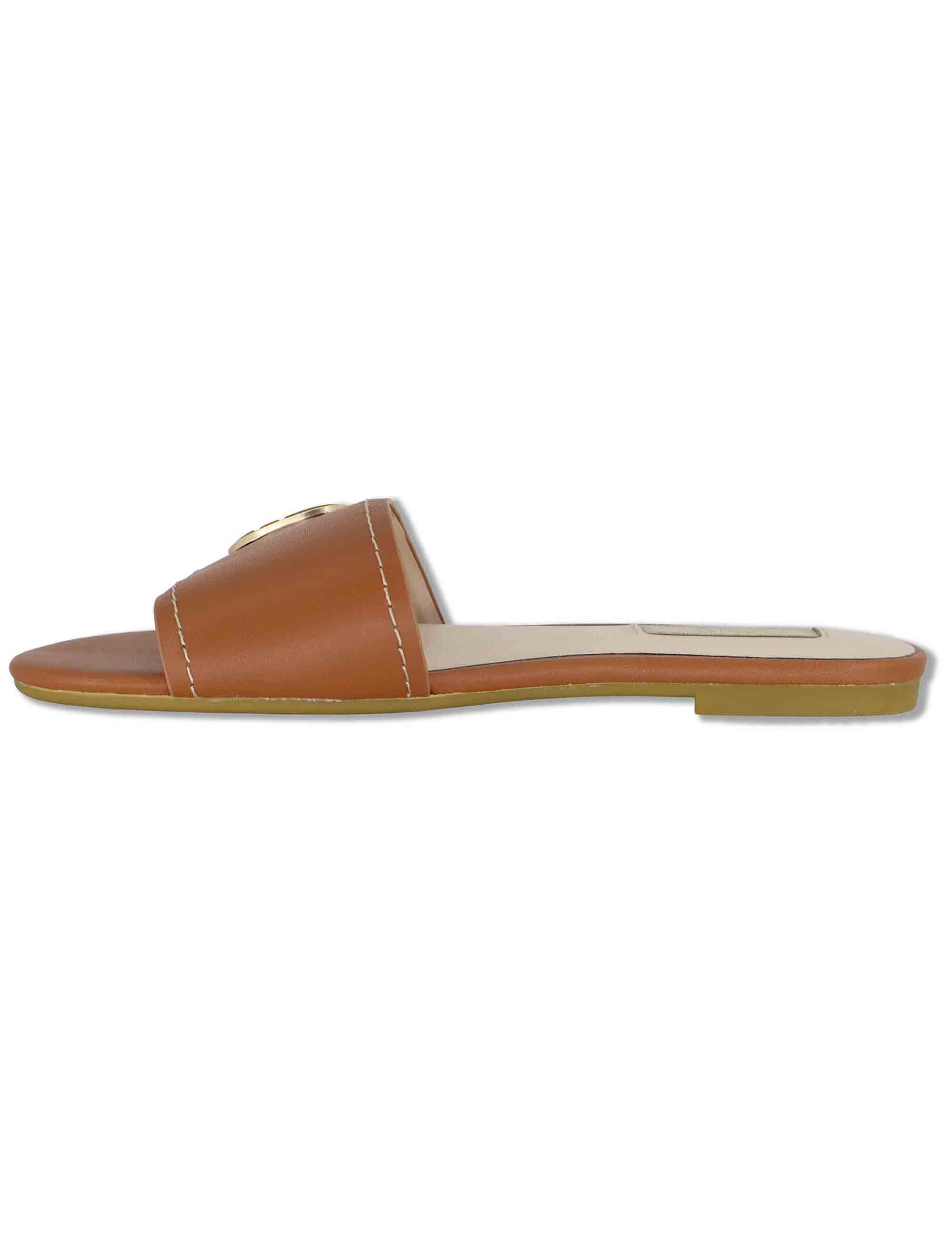 Sandali bassi donna in pelle cuoio con fibbia laterale e suola in gomma SANDY 03 SADDLE Liu-Jo 