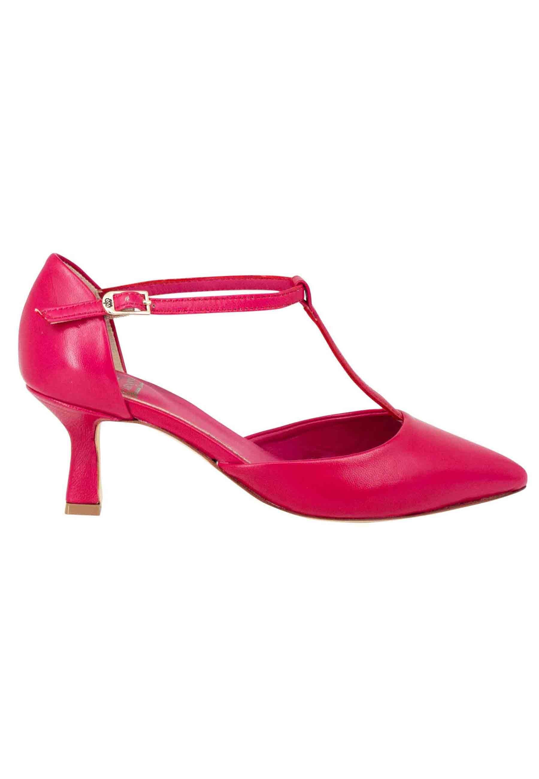 Decollete donna in pelle rossa con cinturino e punta chiusa TG1501 017 L'Arianna 
