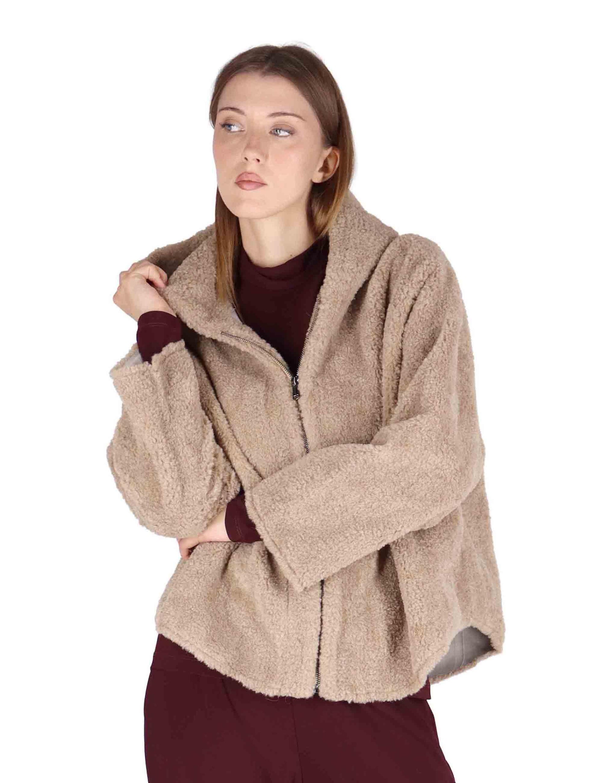 Giacche teddy donna in eco pelliccia taupe con cappuccio SP25270 BISCUIT Spatarella 