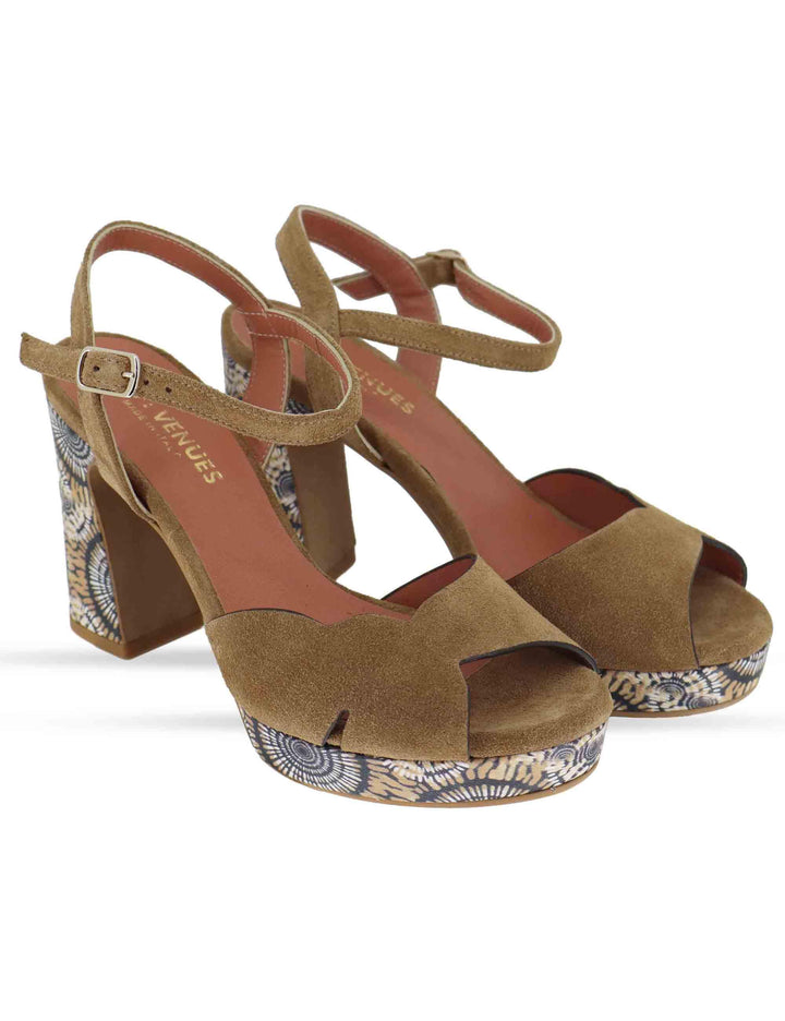 Sandali donna in camoscio taupe tacco alto e plateau con cinturino 6261K 032 Les Venues 