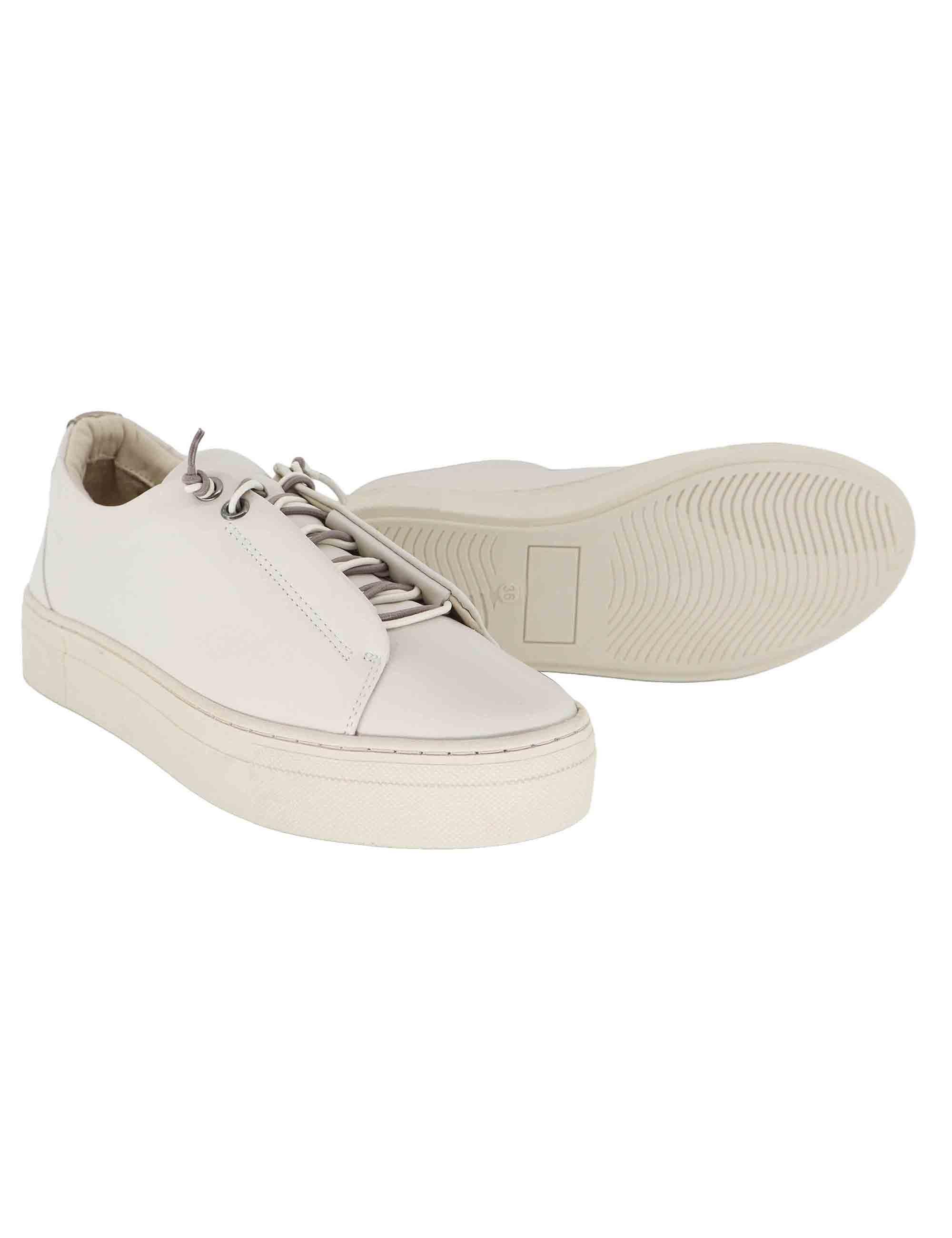 Sneakers donna in pelle off white SP56602 100 Spatarella 