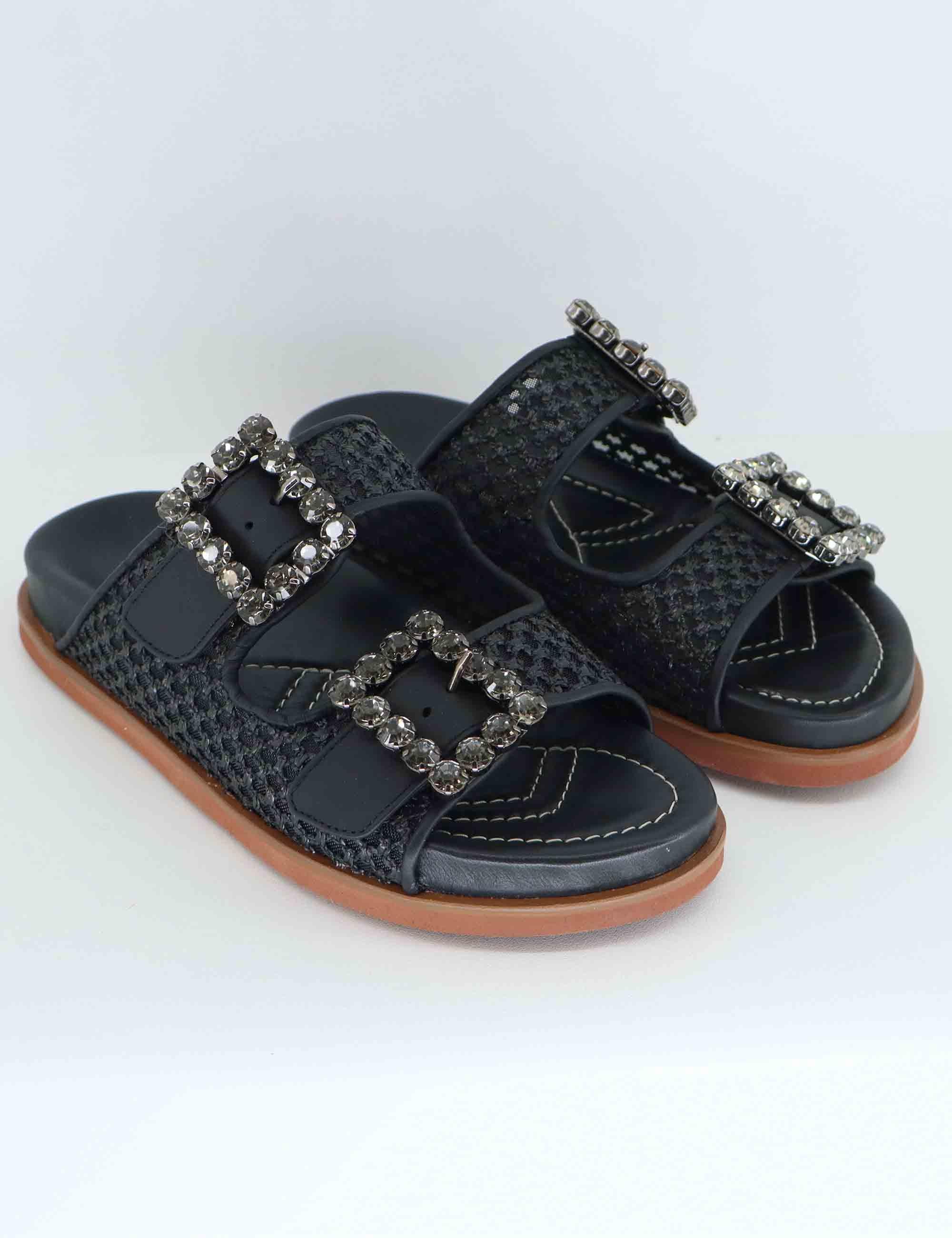 Sandali flat donna in pelle nera con doppia fibbia PRIMULA06 001 Lorenzo Mari 