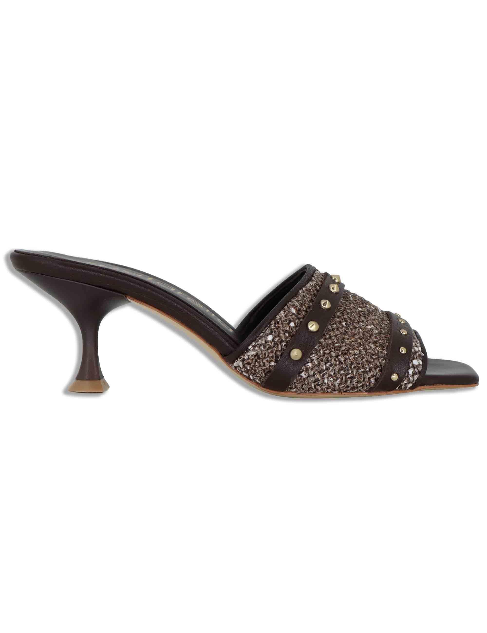 Sandali donna in pelle e rafia testa di moro con borchie oro e tacco alto SP261402 014 Spatarella 