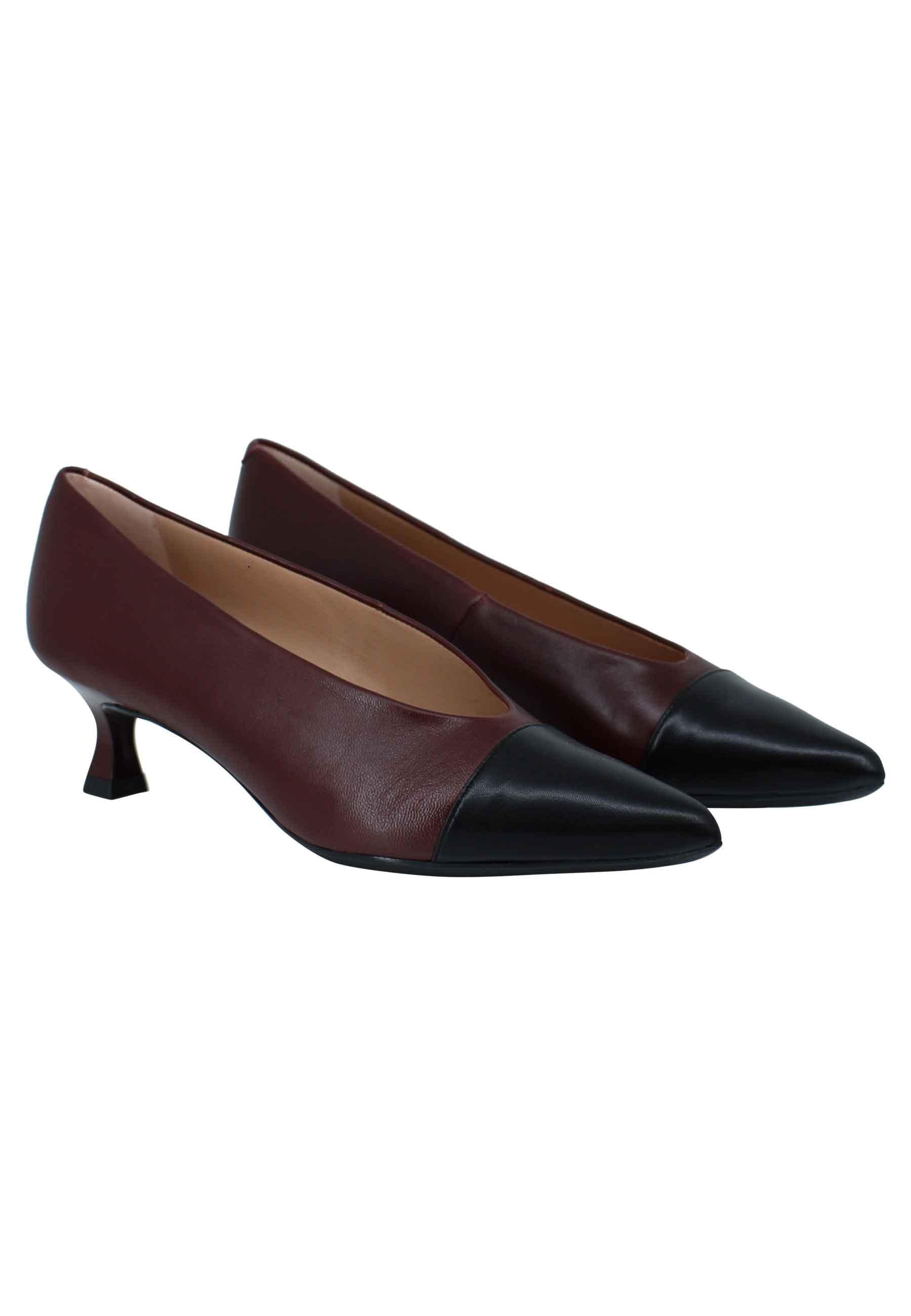 Décolleté donna in pelle bordeaux tacco basso con scollo alto e puntina JUMO 018 Unisa 