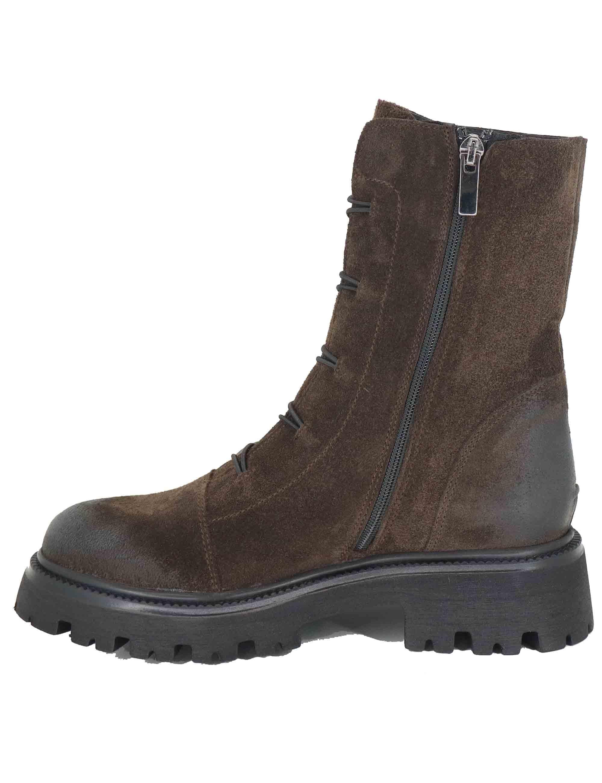 Stivaletti anfibi donna in camoscio marrone con borchie e suola carrarmato GAIA 9 014 Tattoo 