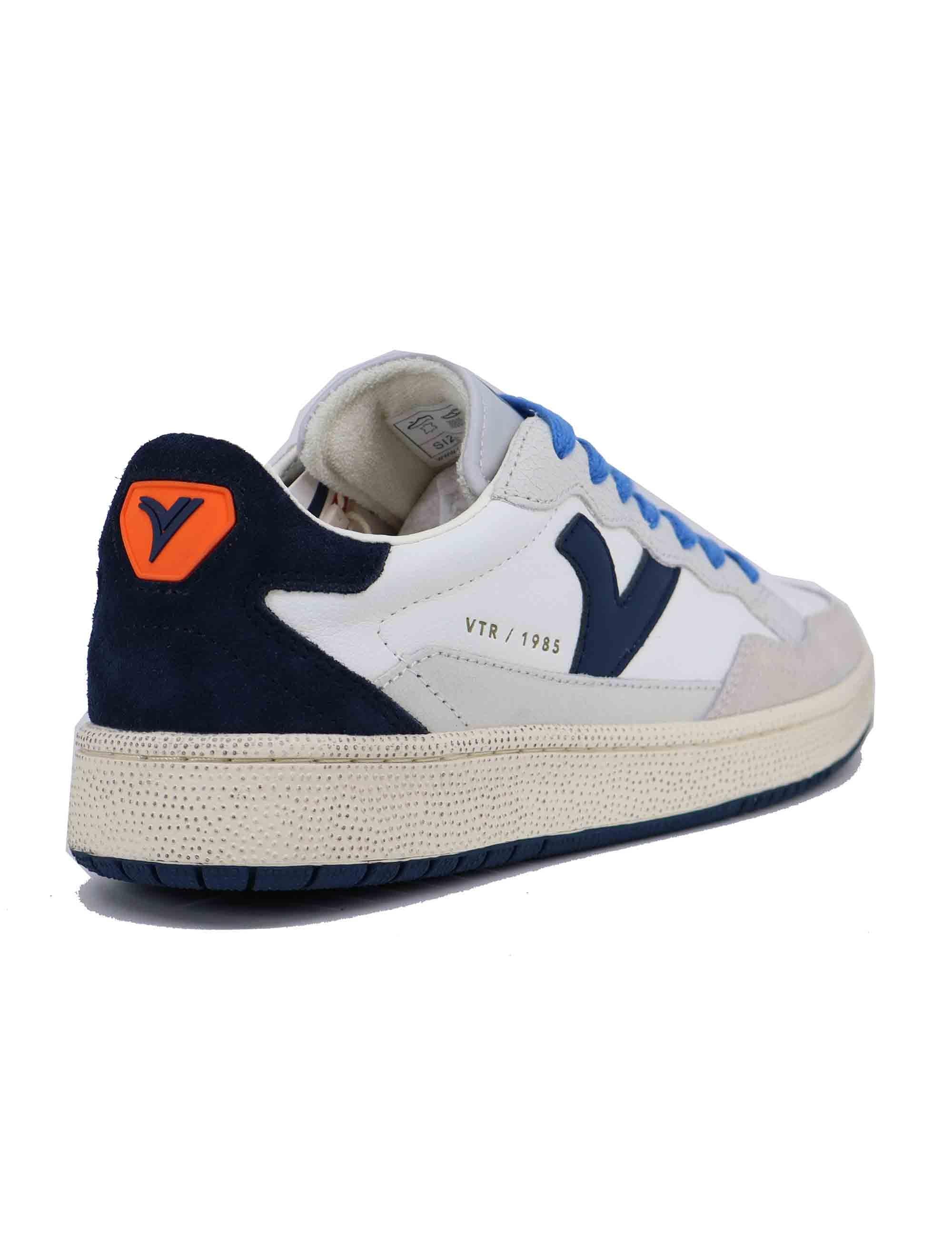 Sneakers uomo in pelle bianca con riporti blu 8806100 Azul Victoria 