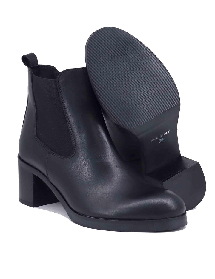 Chelsea boot donna in pelle nera con tacco medio SPTR3006 001 Spatarella 