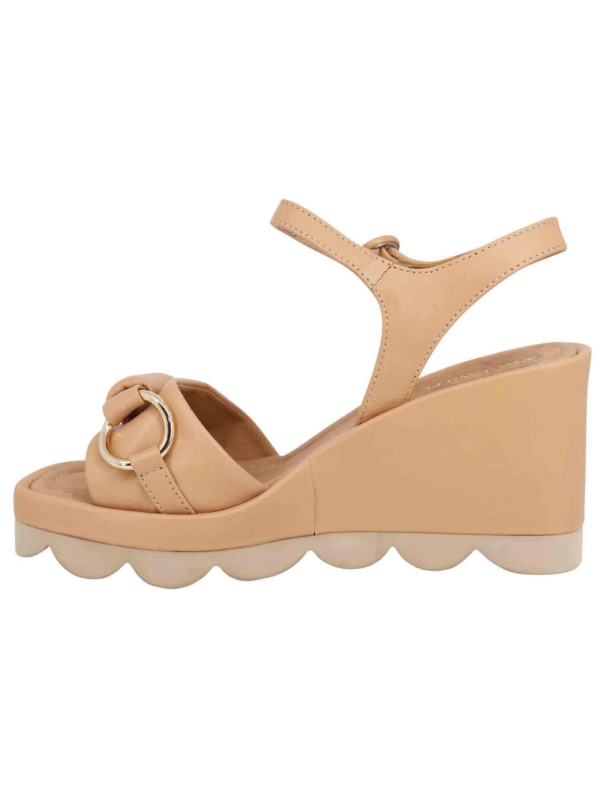 Sandali donna in pelle beige con zeppa alta e cinturino alla caviglia BH3405X 014 Bruno Premi 