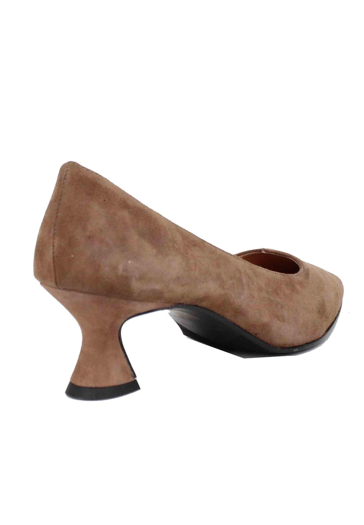 Decollete donna in camoscio taupe con scollo a cuore SPK2103 023 Spatarella 