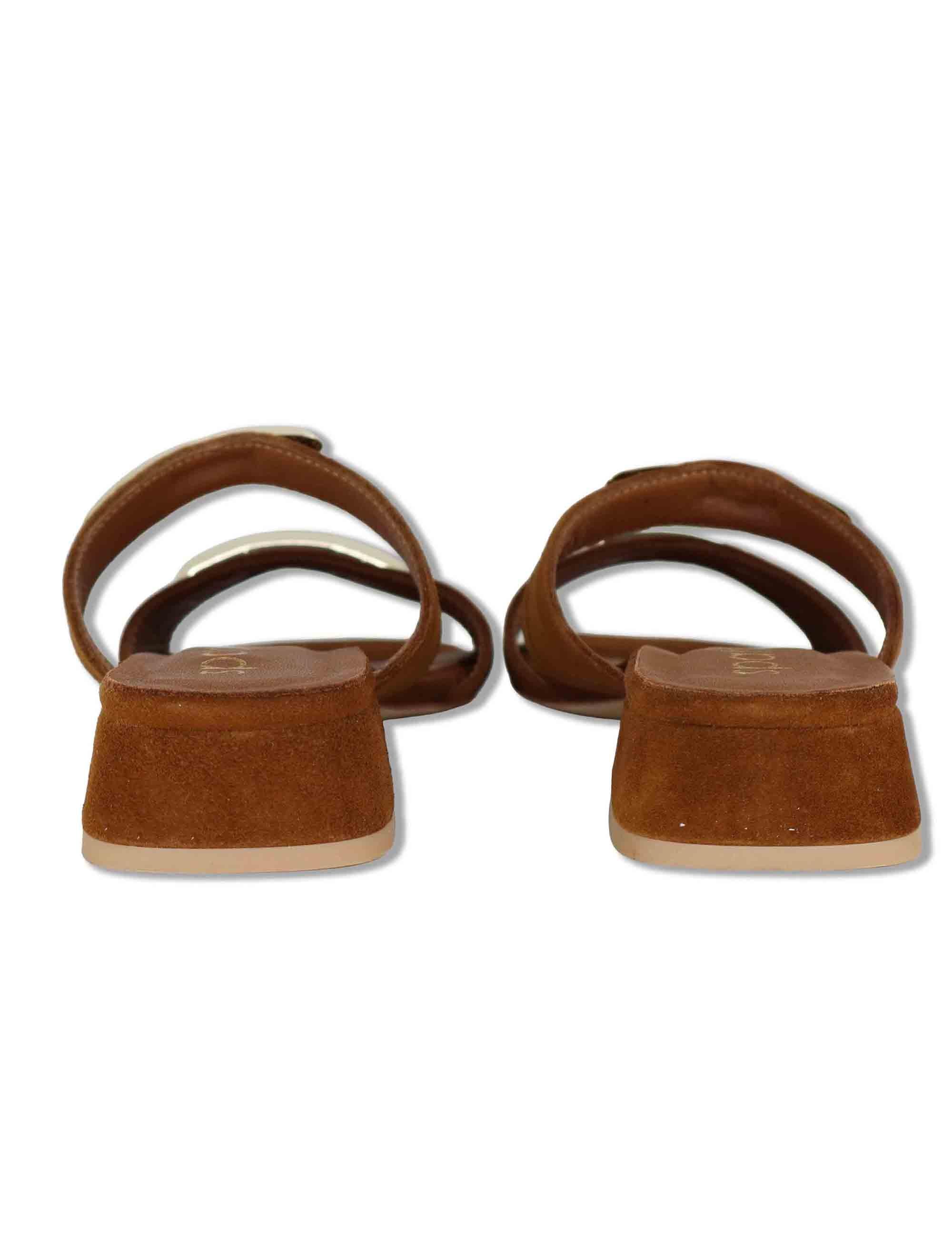 Sandali donna in camoscio cuoio doppia fascia con accessori e tacco basso SP261528 014 Spatarella 