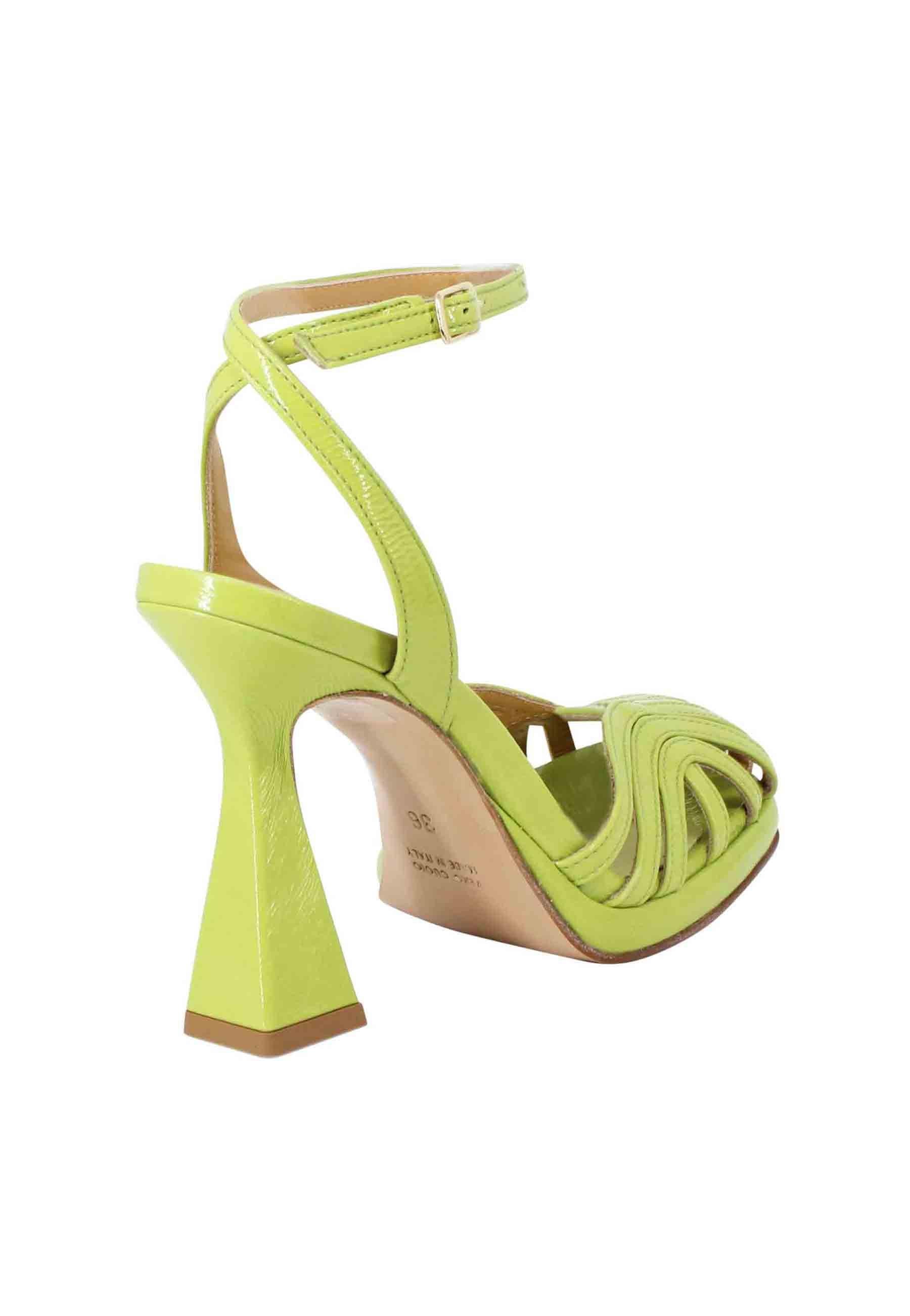 Sandali donna in naplack verde acido con cinturino alla caviglia tacco alto e plateau SP658 005 Spatarella 