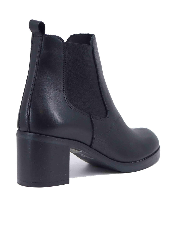 Chelsea boot donna in pelle nera con tacco medio SPTR3006 001 Spatarella 