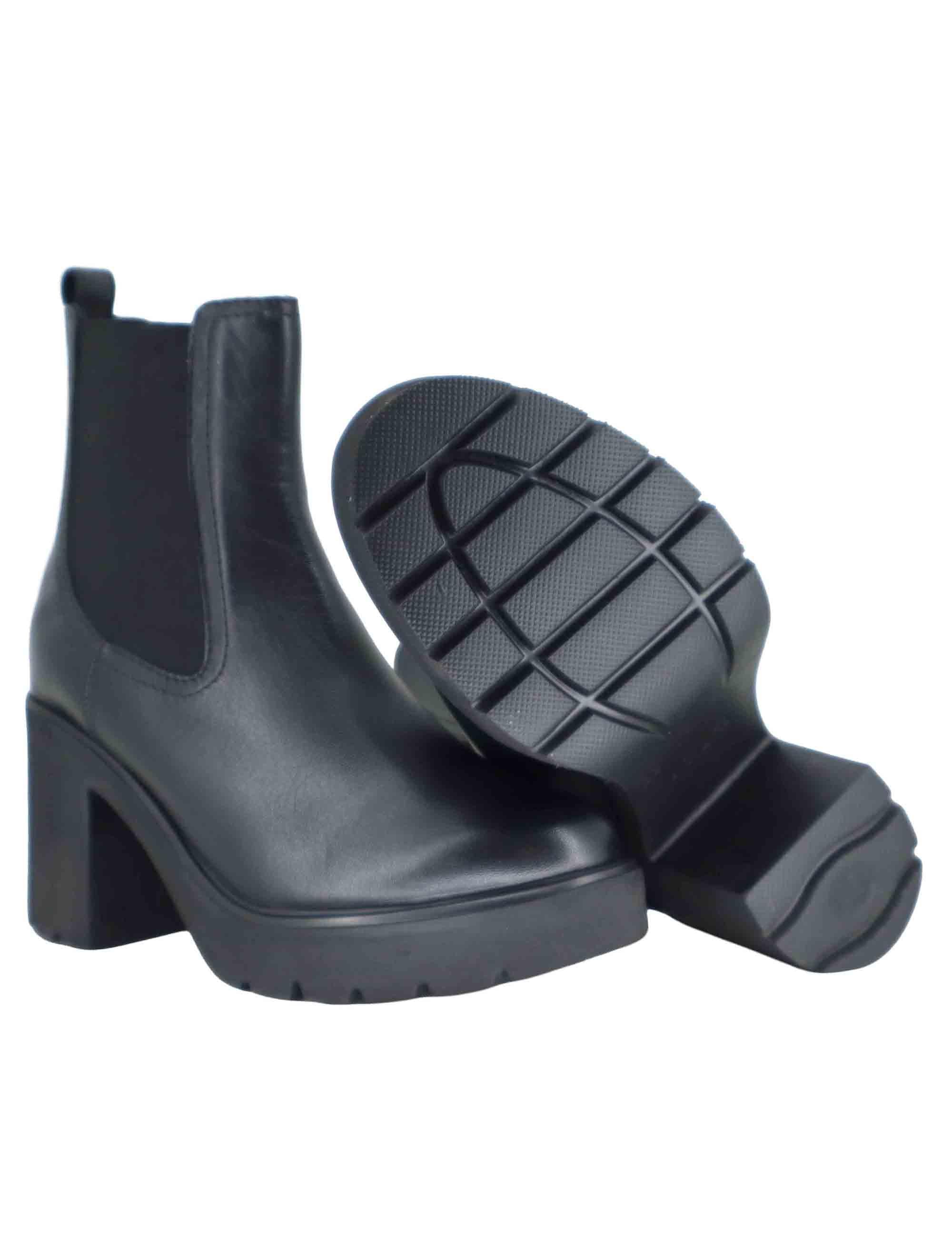 Stivaletti donna in pelle nera con suola alta in gomma KLINO STT BLACK Unisa 