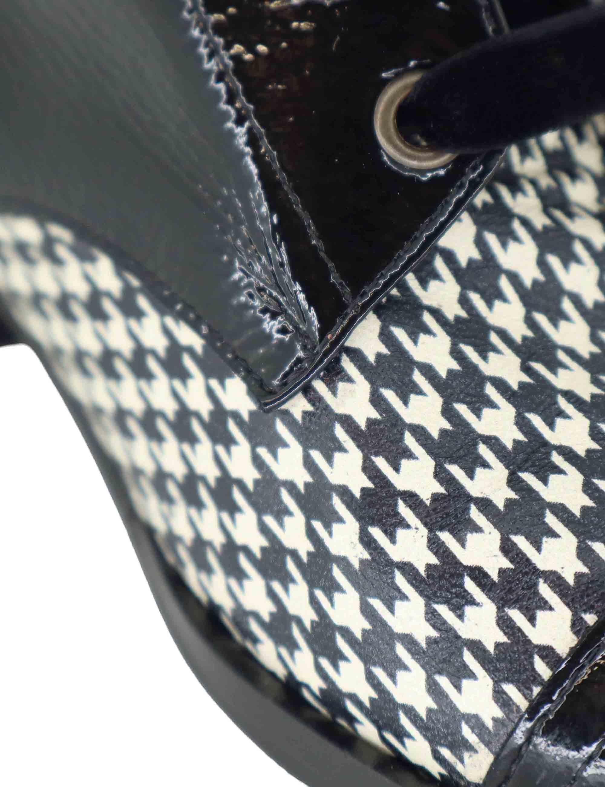 Stringate donna in pelle nera con tacco basso oro 9532GL 001 Les Venues 