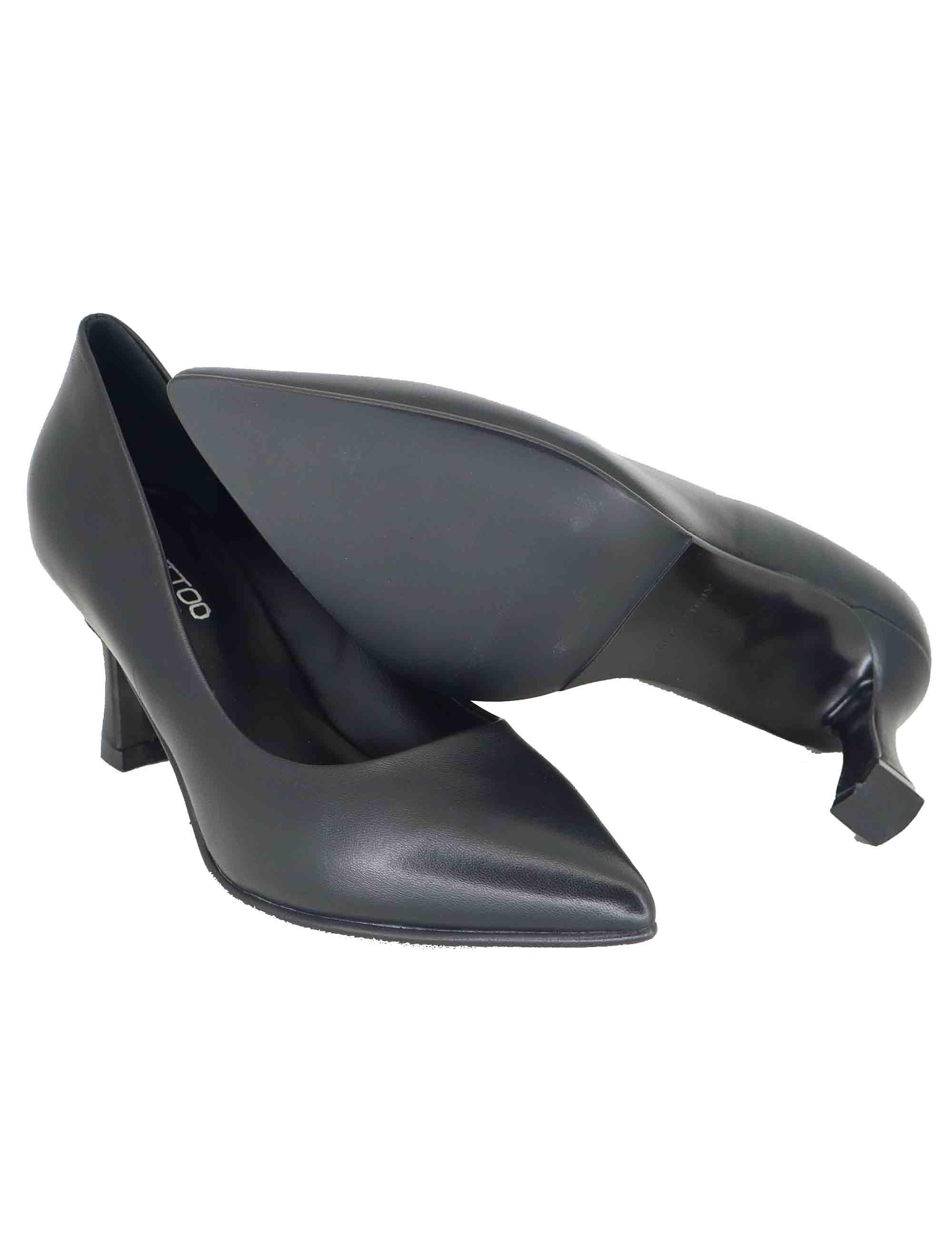 Decollete donna in pelle nera con tacco alto e punta a punta A 74 001 Tattoo 