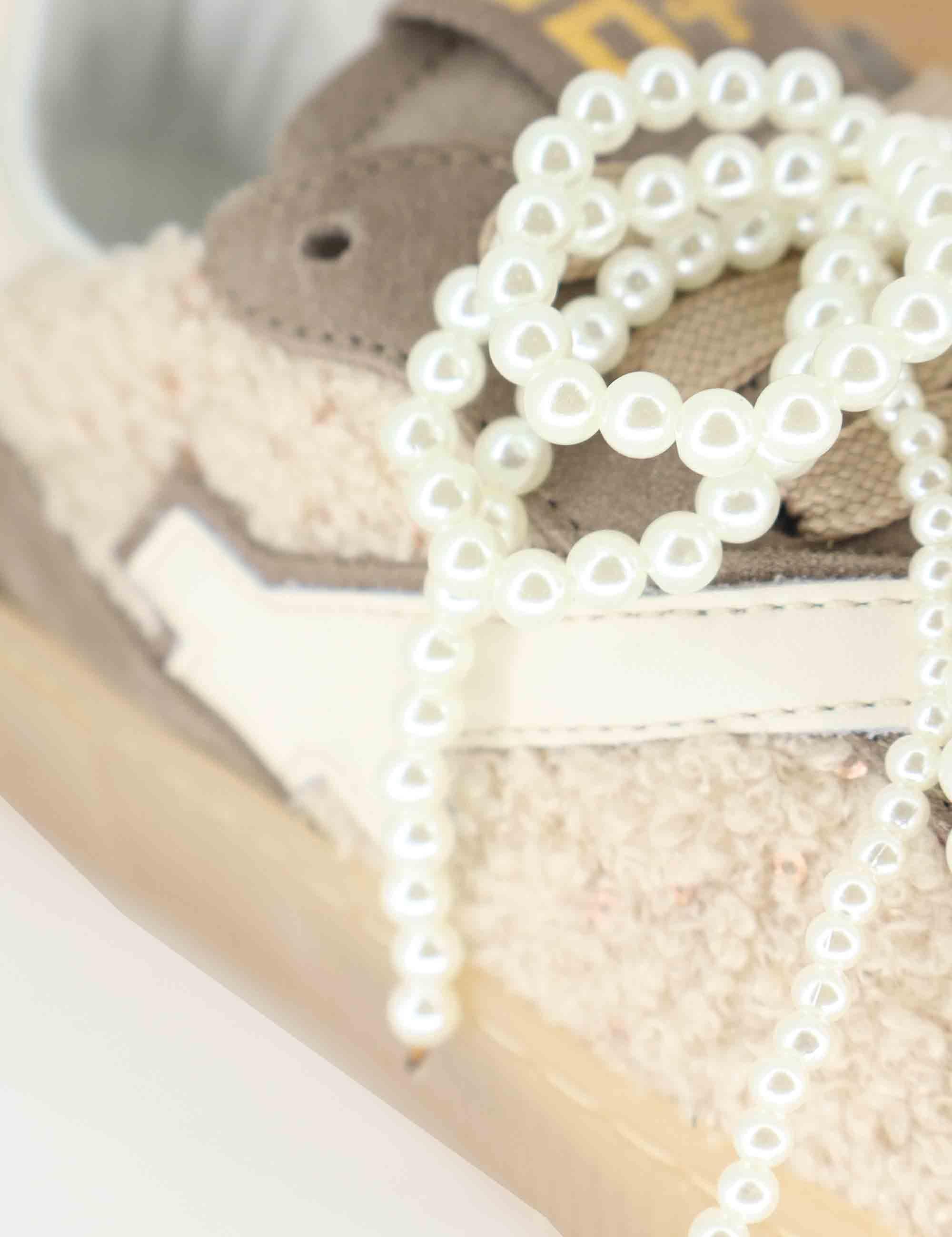 Sneakers donna in pelle e camoscio beige con charms BLUE 30A Gio + 