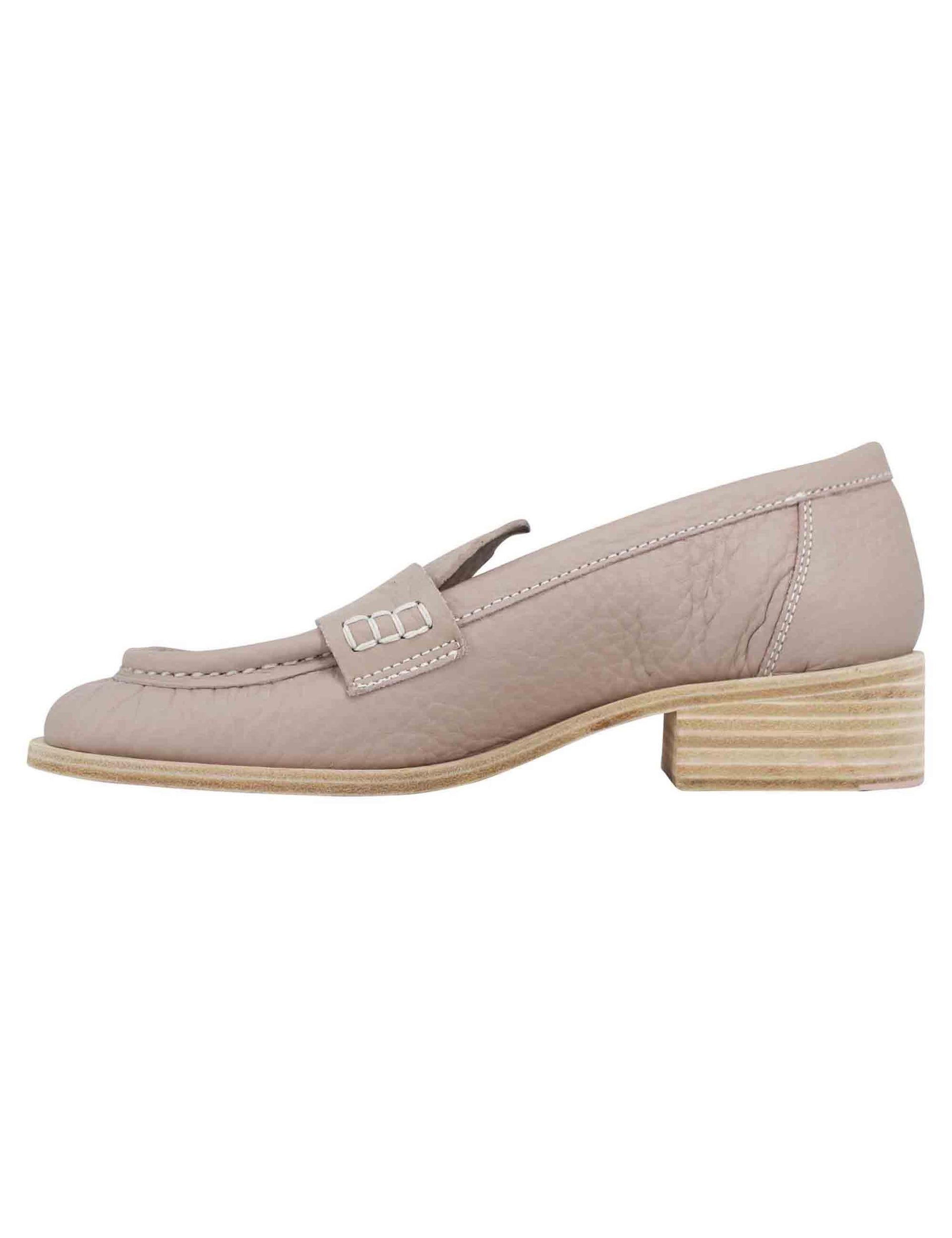 Mocassini donna in pelle beige con vaschettone e suola in cuoio 7650 015 Ras 