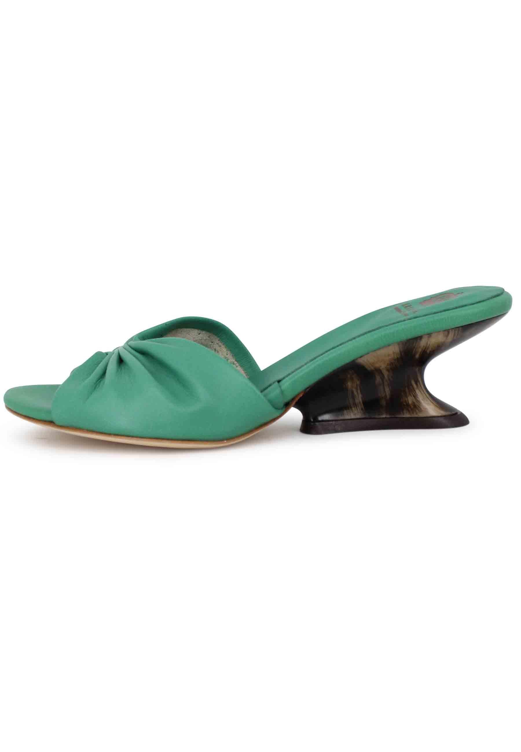 Sandali donna in pelle verde con zeppa bassa DS1649 005 L'Arianna 