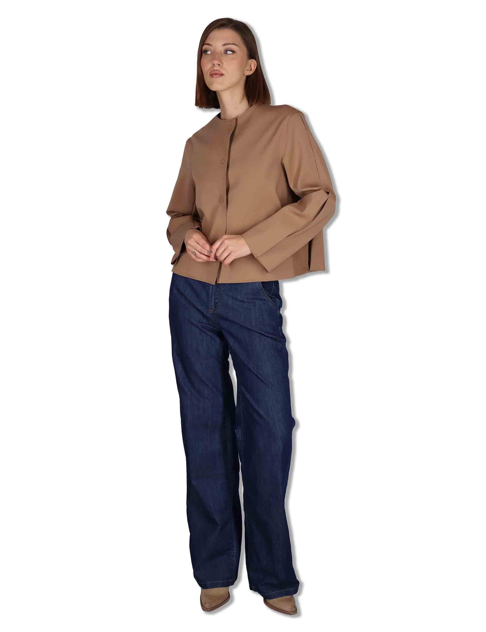 Giubbini donna in tessuto stretch marrone con bottoni a scomparsa 50260008 045 Ewooluzione 