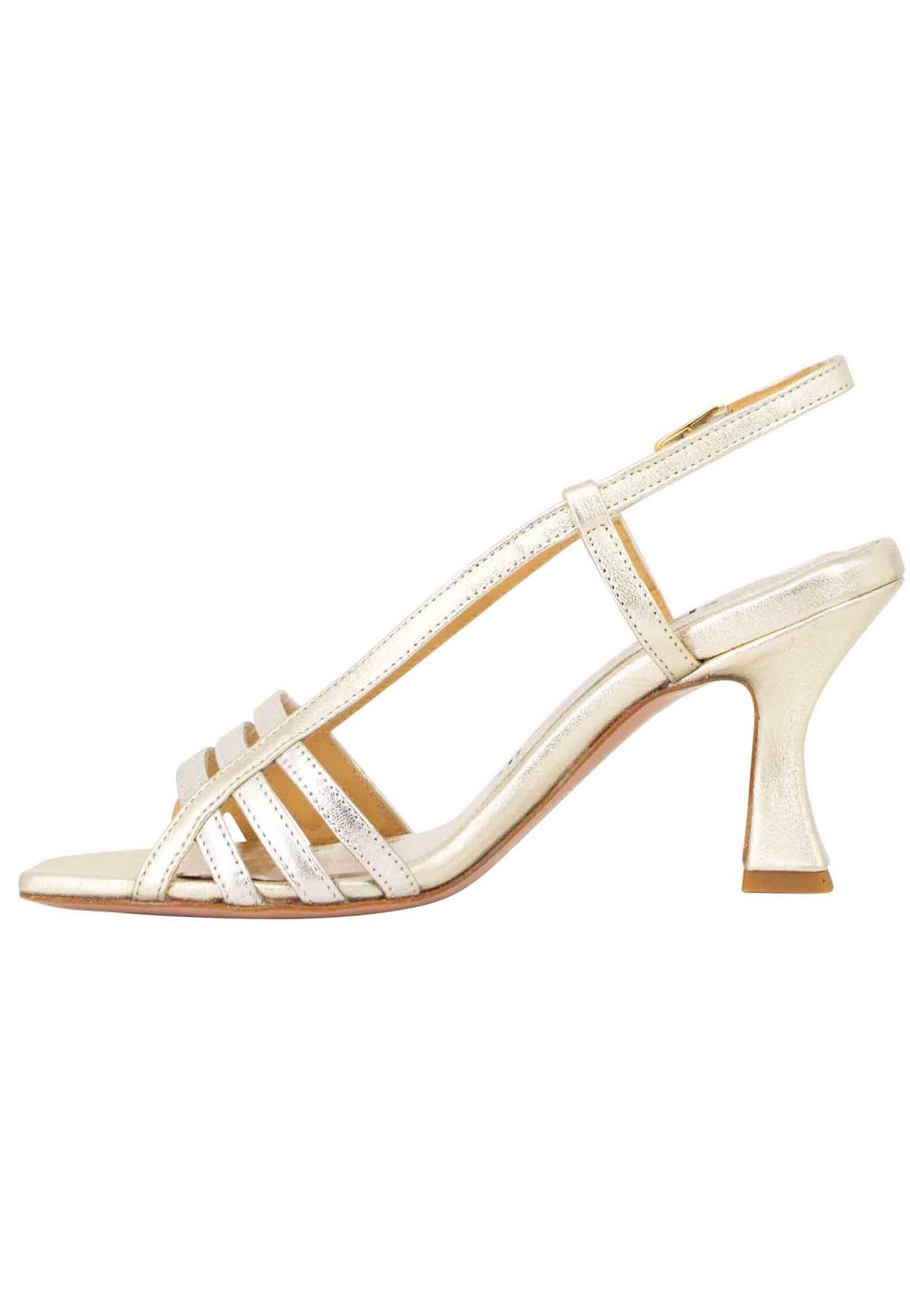 Sandali silngback donna in pelle laminata platino con tacco alto e punta quadra SP627 100 Spatarella 
