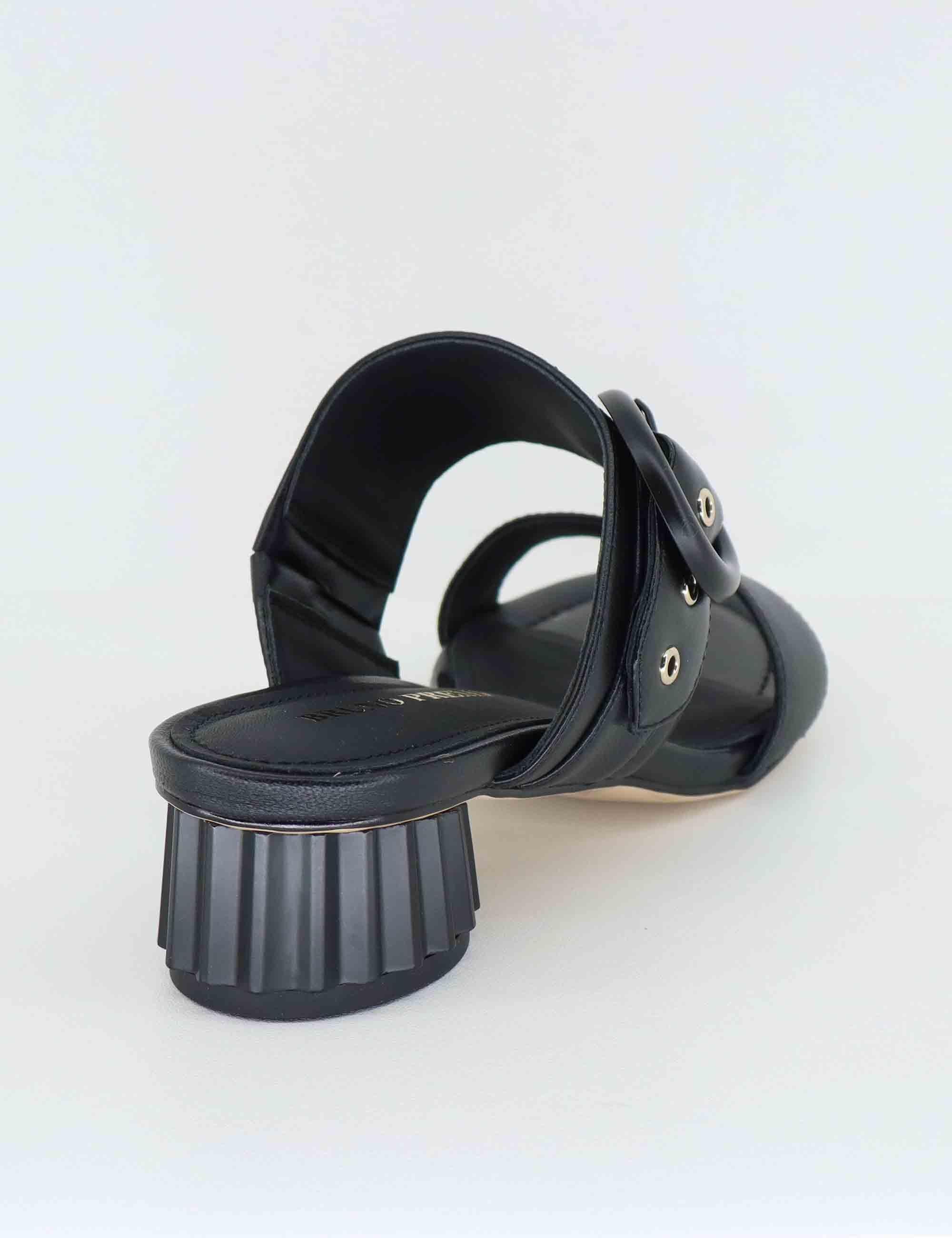 Sandali donna in pelle nera con tacco basso e fibbia BL2104X 001 Bruno Premi 