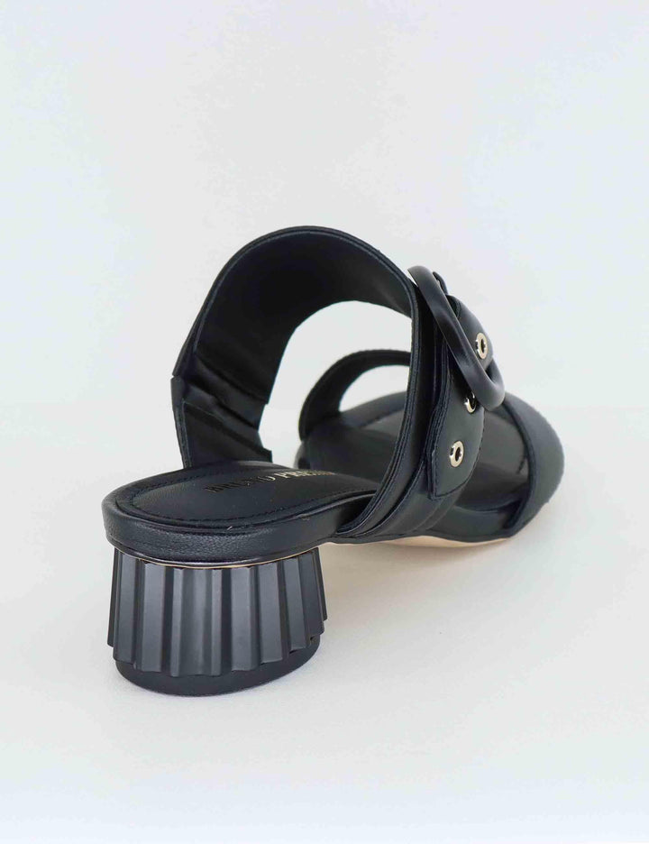 Sandali donna in pelle nera con tacco basso e fibbia BL2104X 001 Bruno Premi 