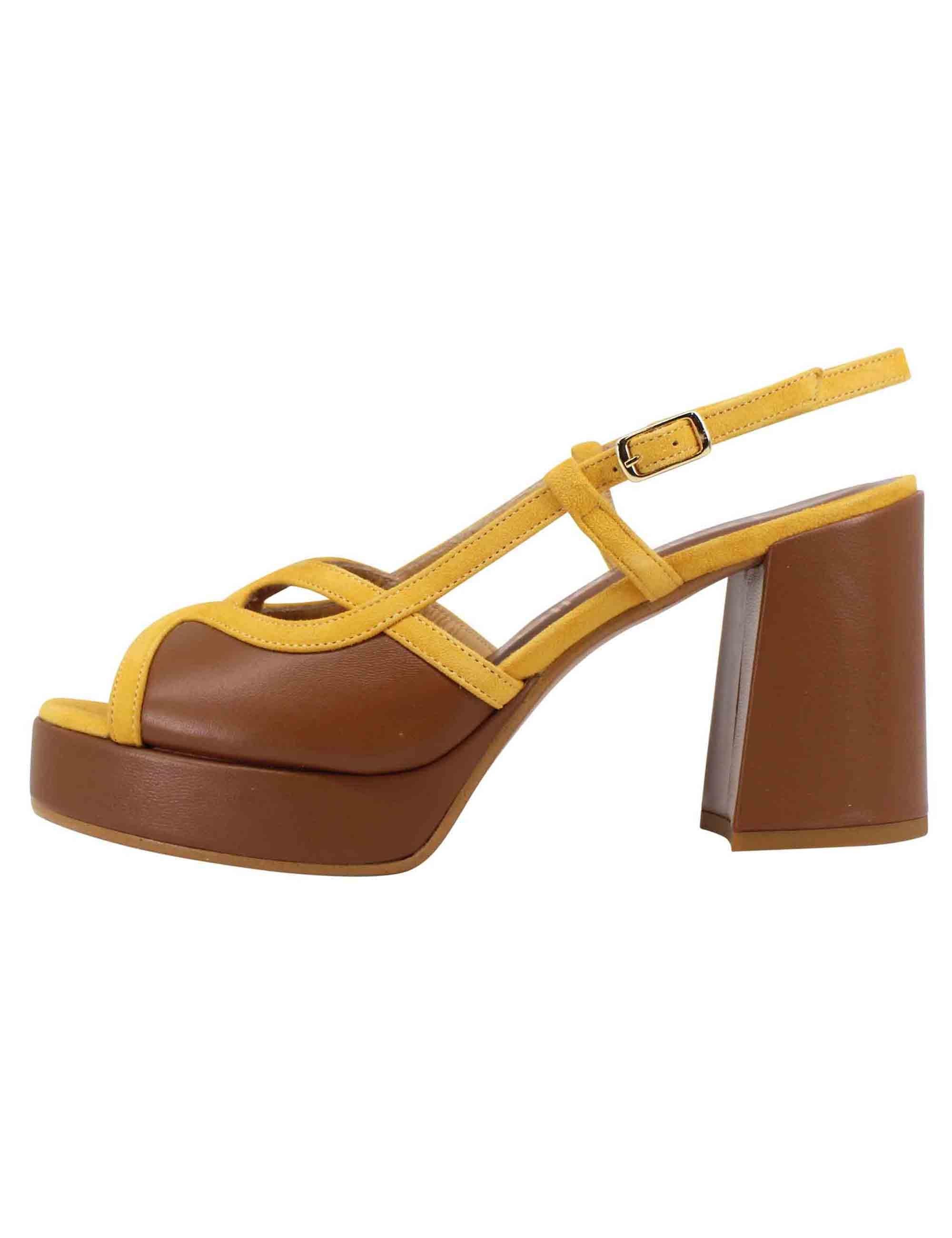 Sandali slingback donna in camoscio giallo e pelle cuoio con tacco alto e plateau SP857 049 Spatarella 