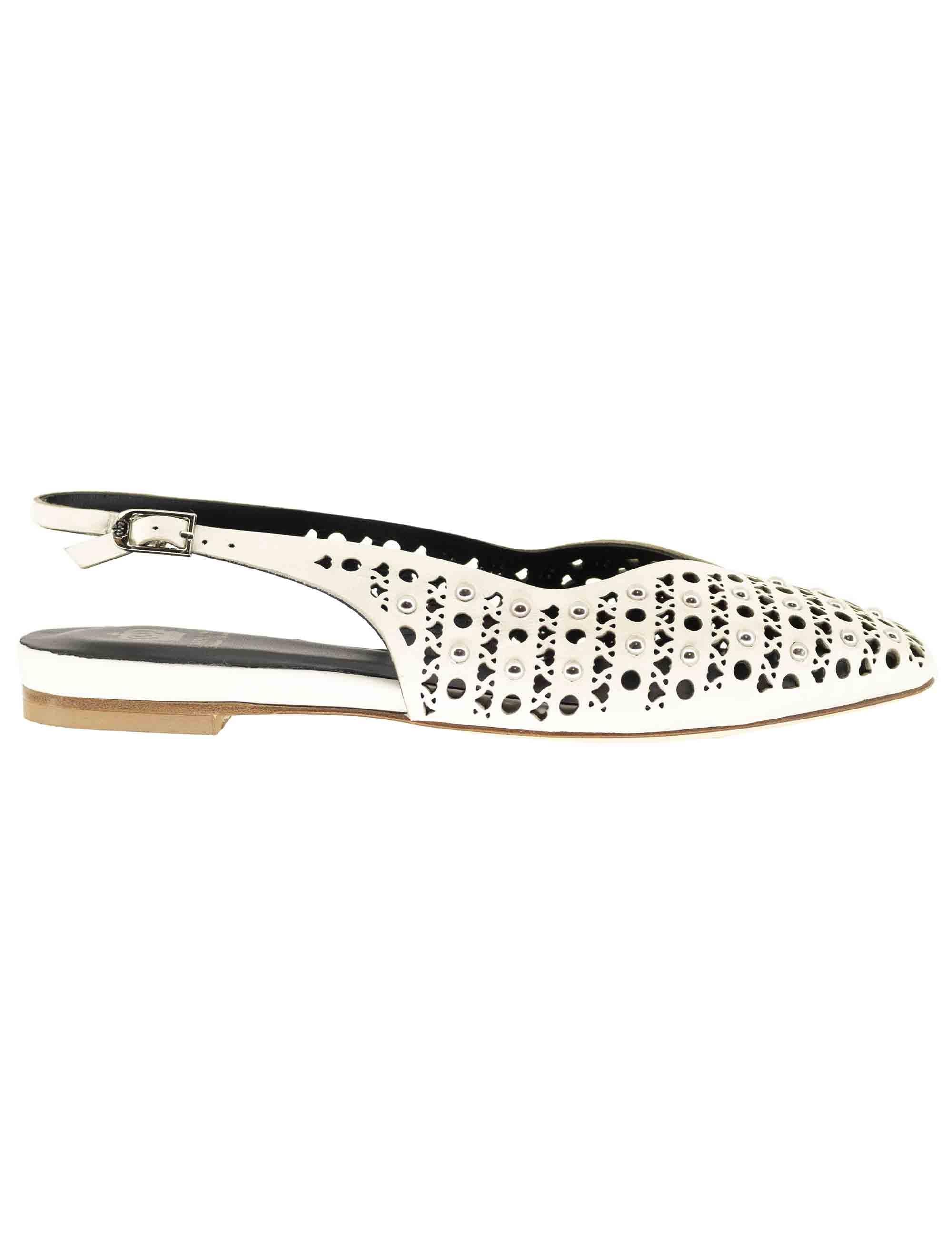 Slingback donna in pelle off white con borchie tacco basso CH2524 003 L'Arianna 