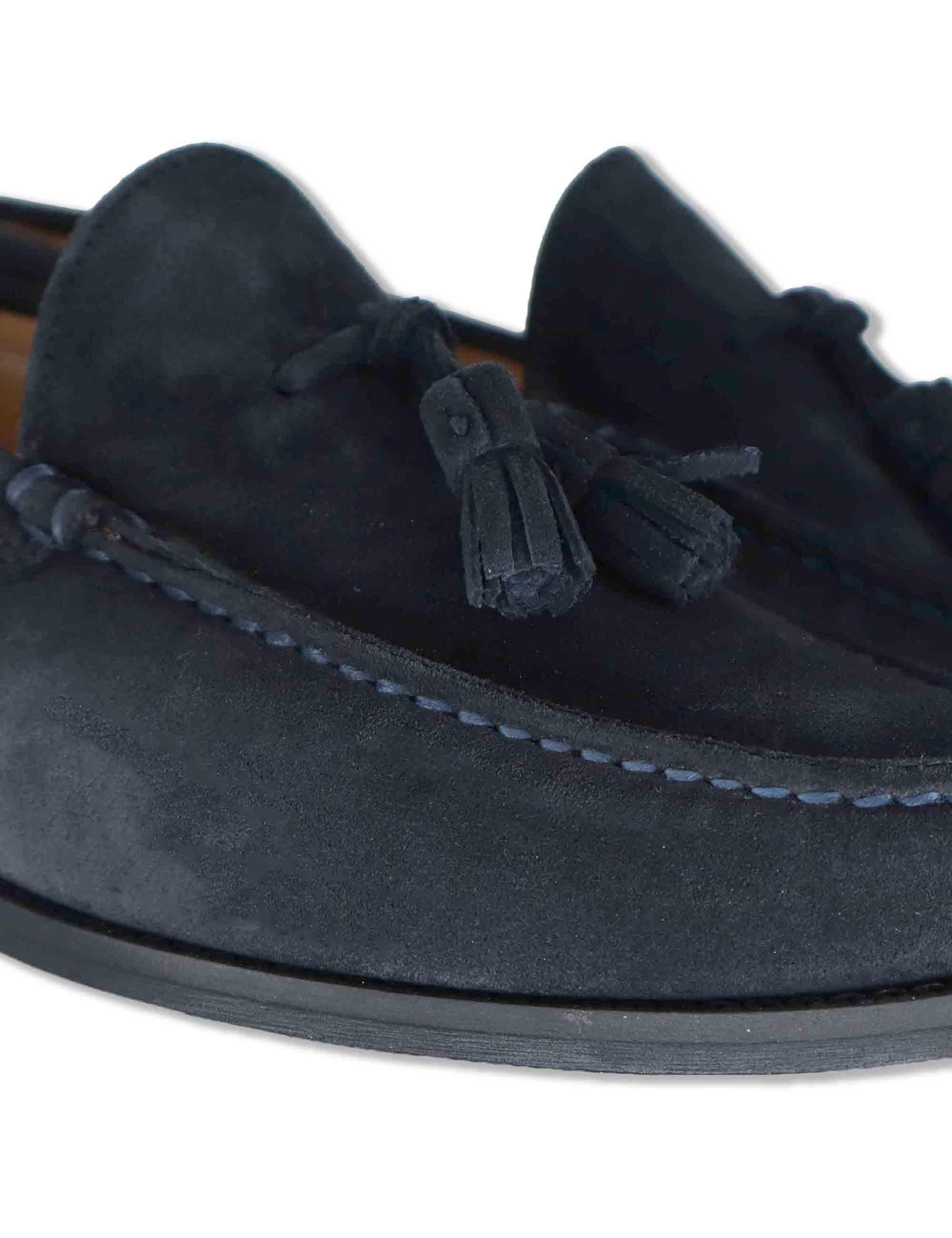 Mocassini uomo in camoscio blu con nappine e suola in cuoio cucita SPSBG1020 002 Spatarella 