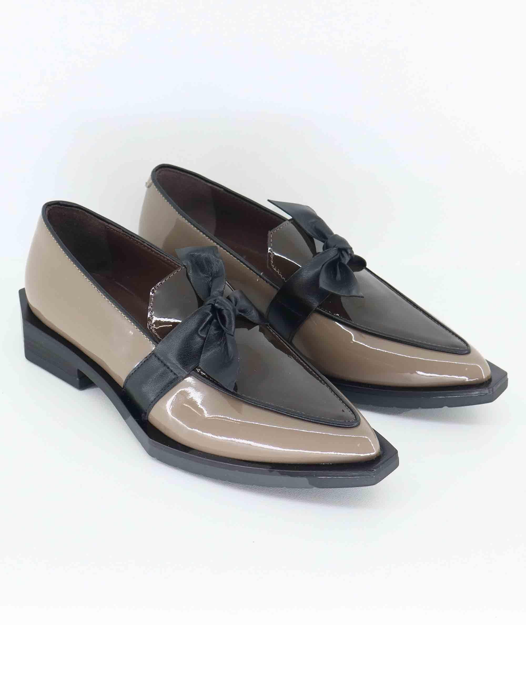 Mocassini donna in vernice taupe tacco basso G23 1 Le Bohemien 