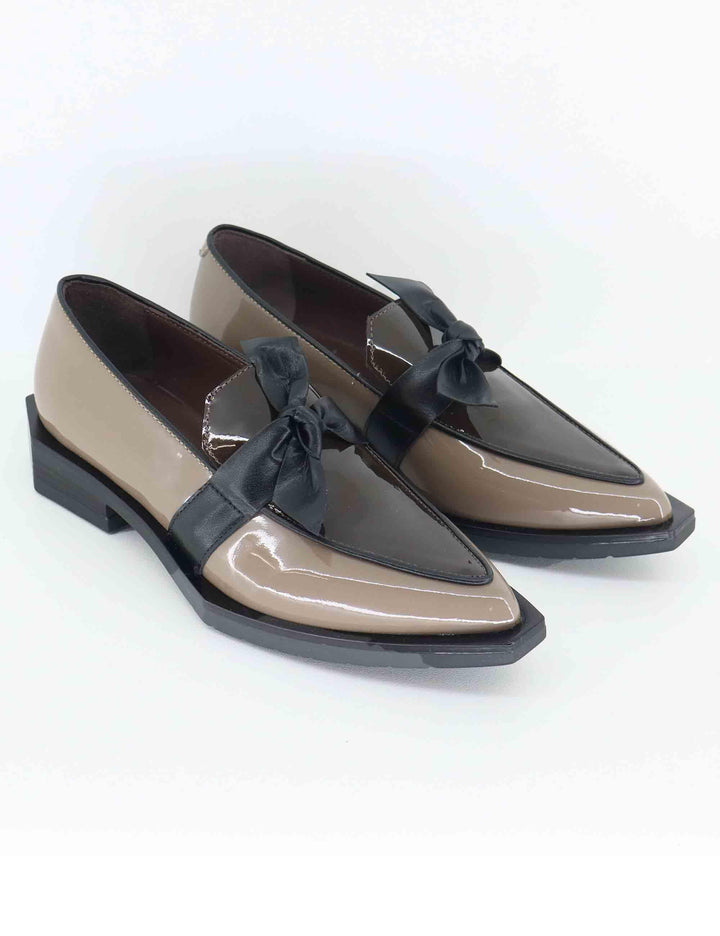 Mocassini donna in vernice taupe tacco basso G23 1 Le Bohemien 