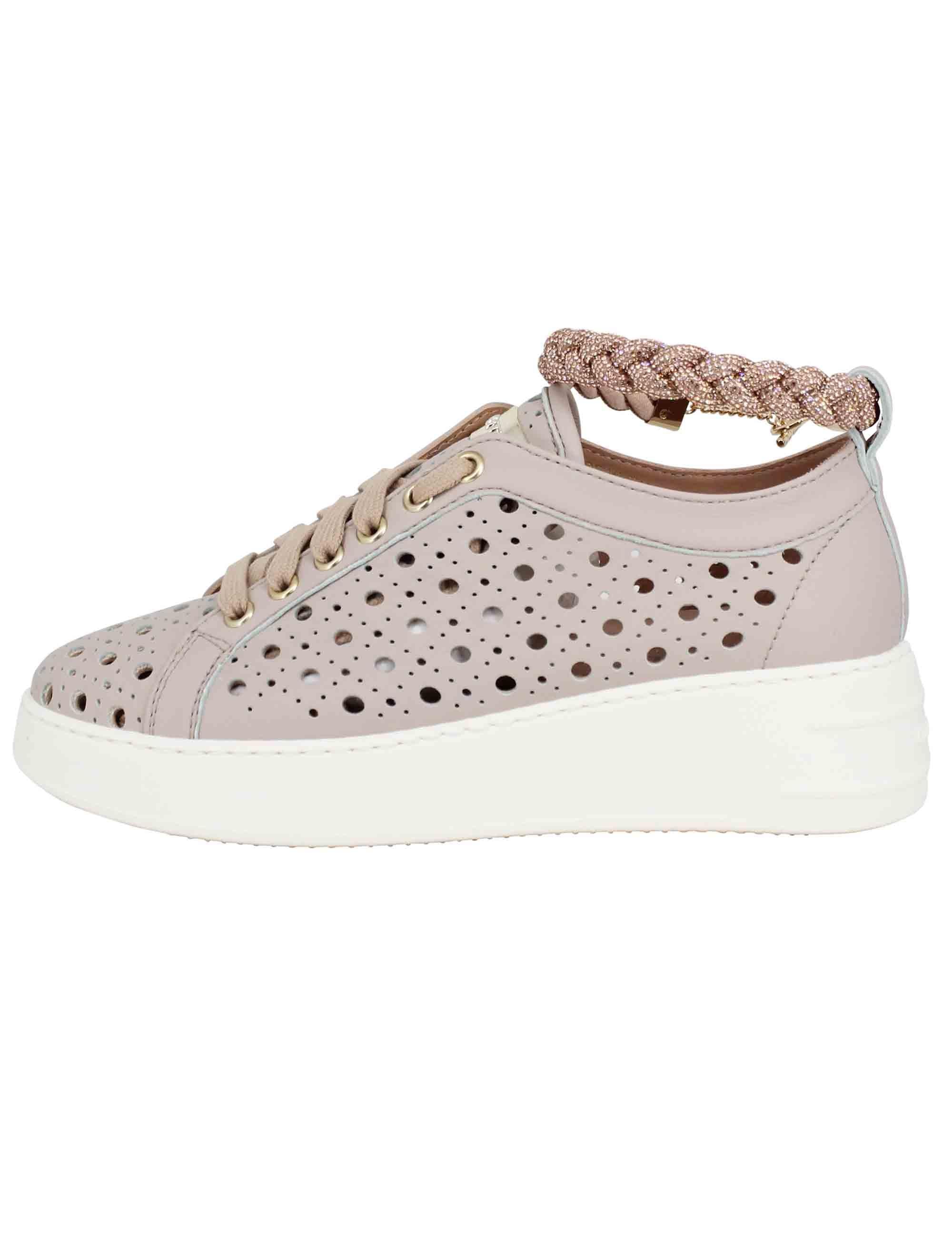 Sneakers donna in pelle forata taupe con cavigliera in strass 130 D 026 Stokton 