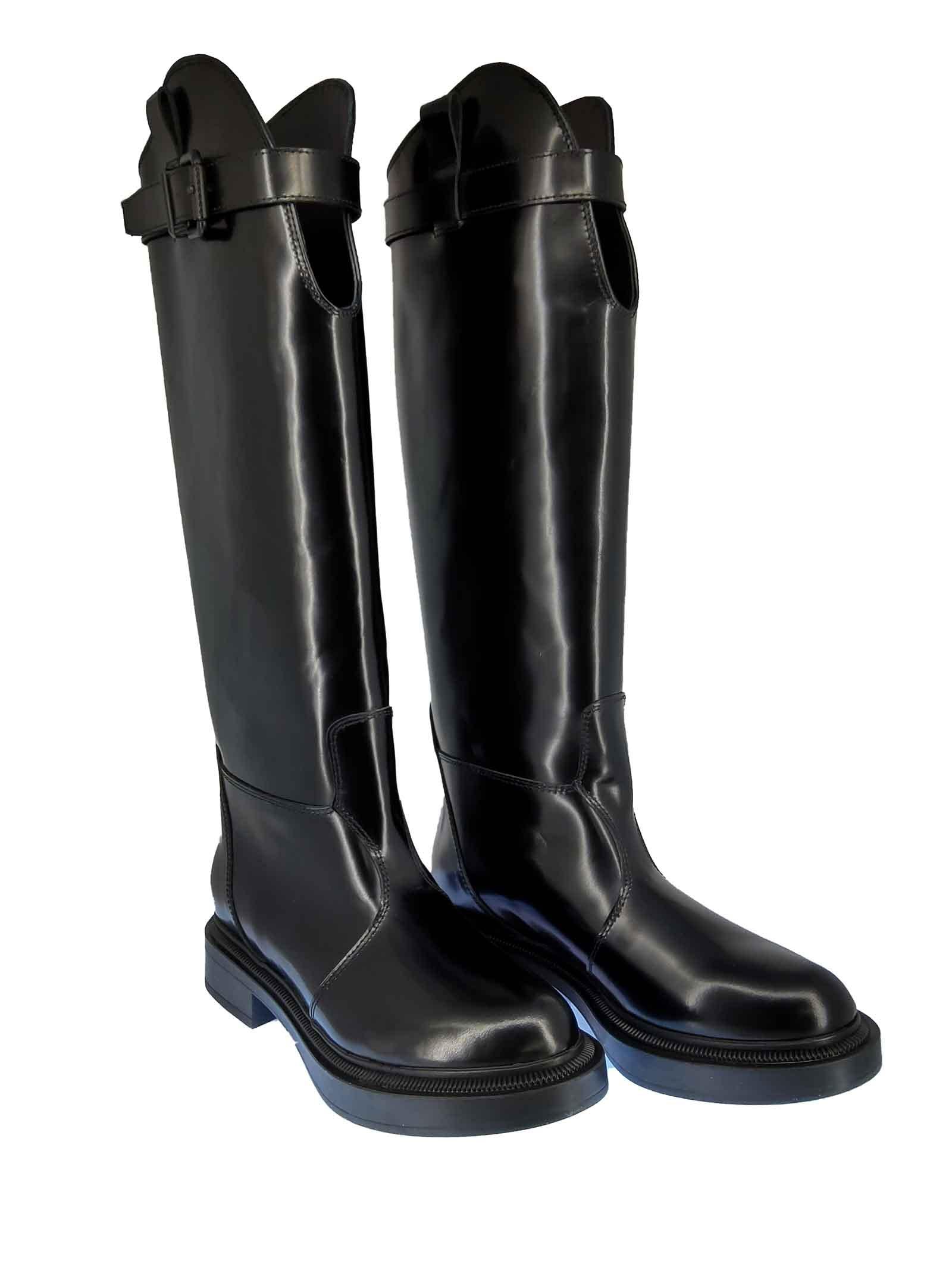 Calzature Donna Stivali Cavallerizza in Pelle Nera Lucida con Cinturino e Fondo in Gomma in Tinta 02150 001 Janet & Janet 