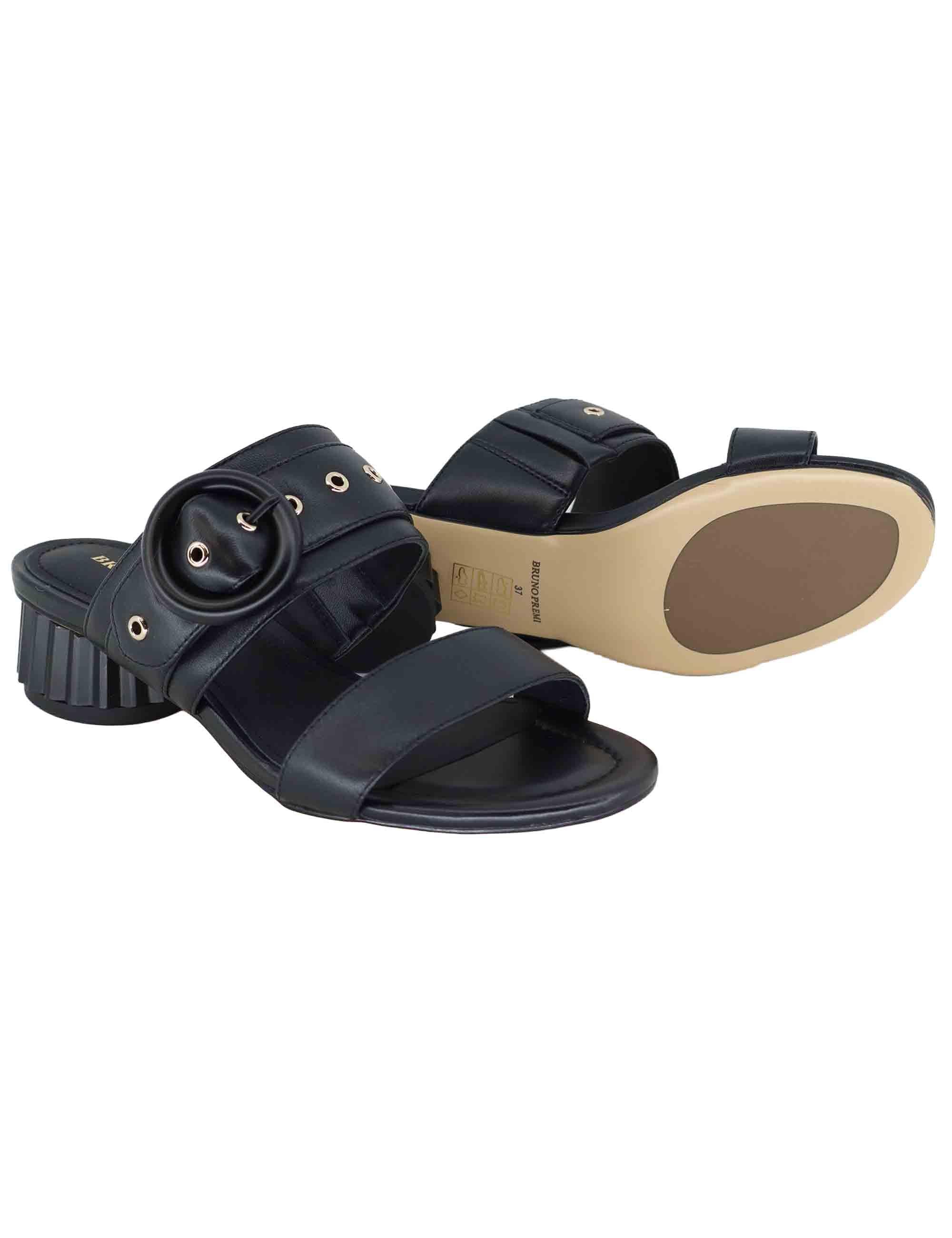 Sandali donna in pelle nera con tacco basso e fibbia BL2104X 001 Bruno Premi 
