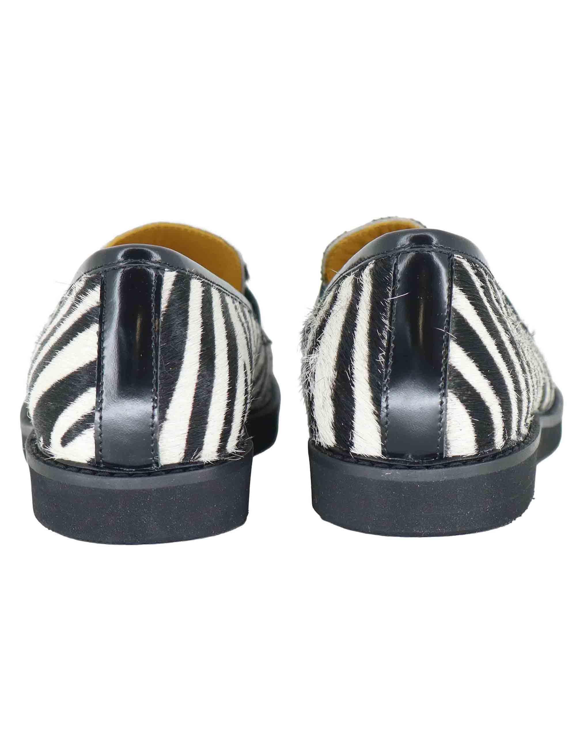 Mocassini donna in pelle nera con suola in gomma e tacco basso SP9711 001 Spatarella 