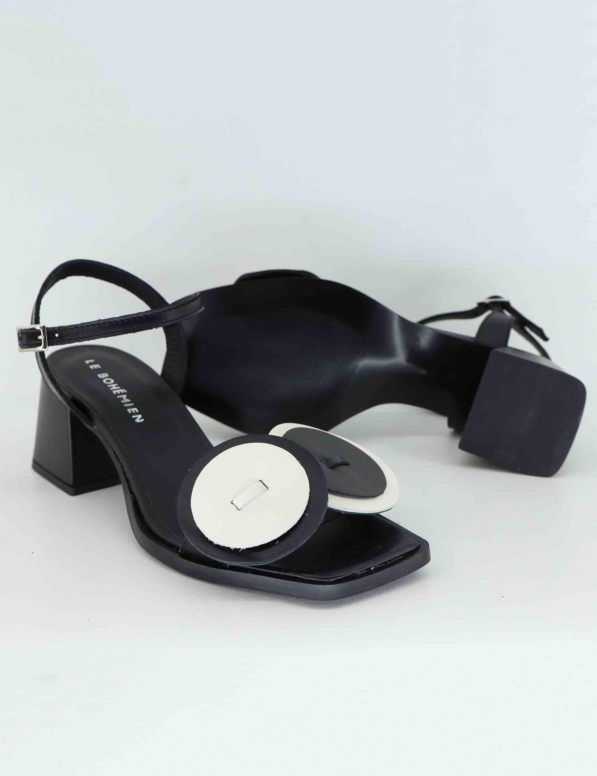 Sandali donna in pelle nera con accessorio T5007 1 Le Bohemien 