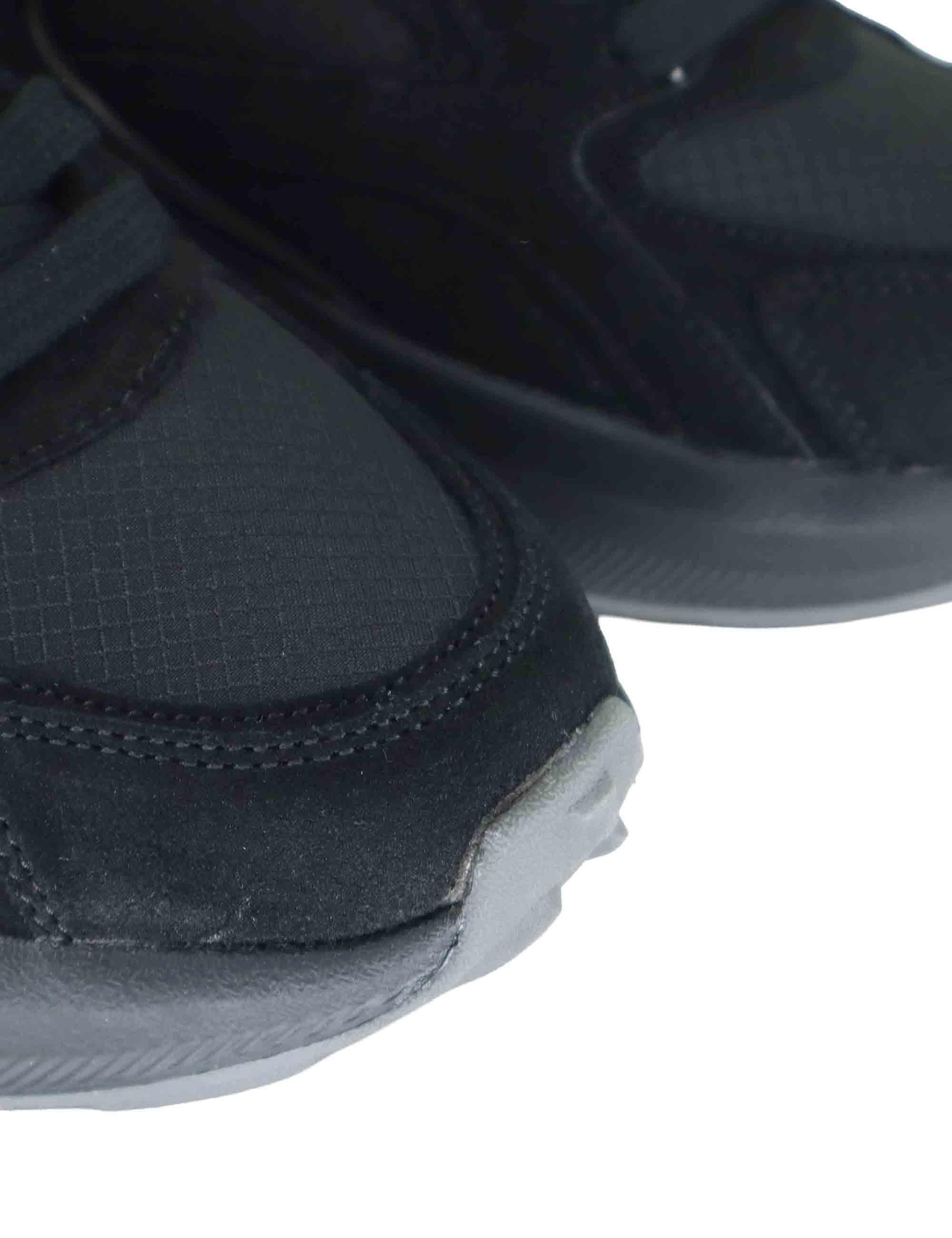 Sneakers uomo in pelle nera con riporti in contrasto e logo laterale GRADY005 001 Lyle & Scott 